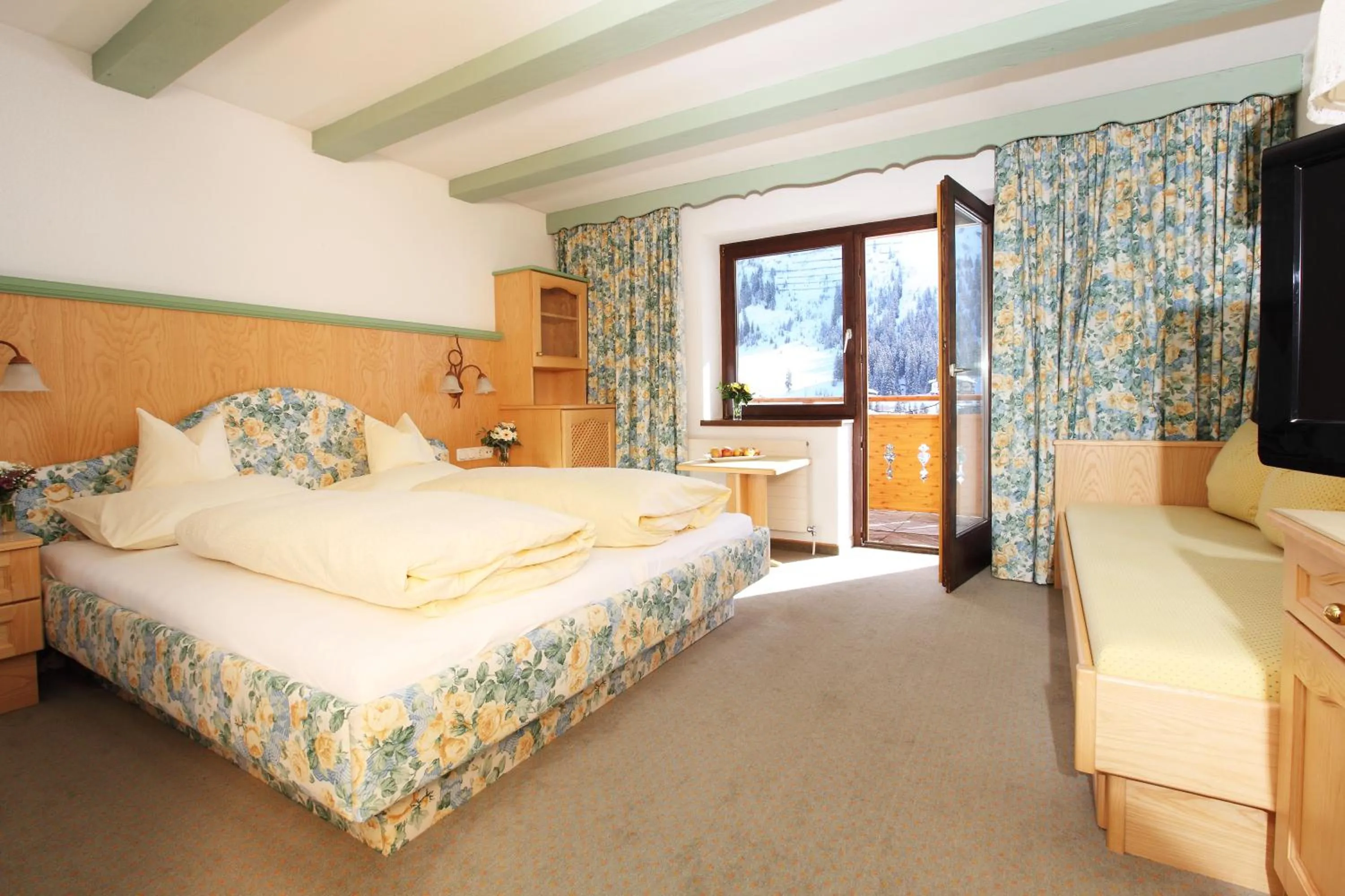 Photo of the whole room, Bed in Hotel Anemone