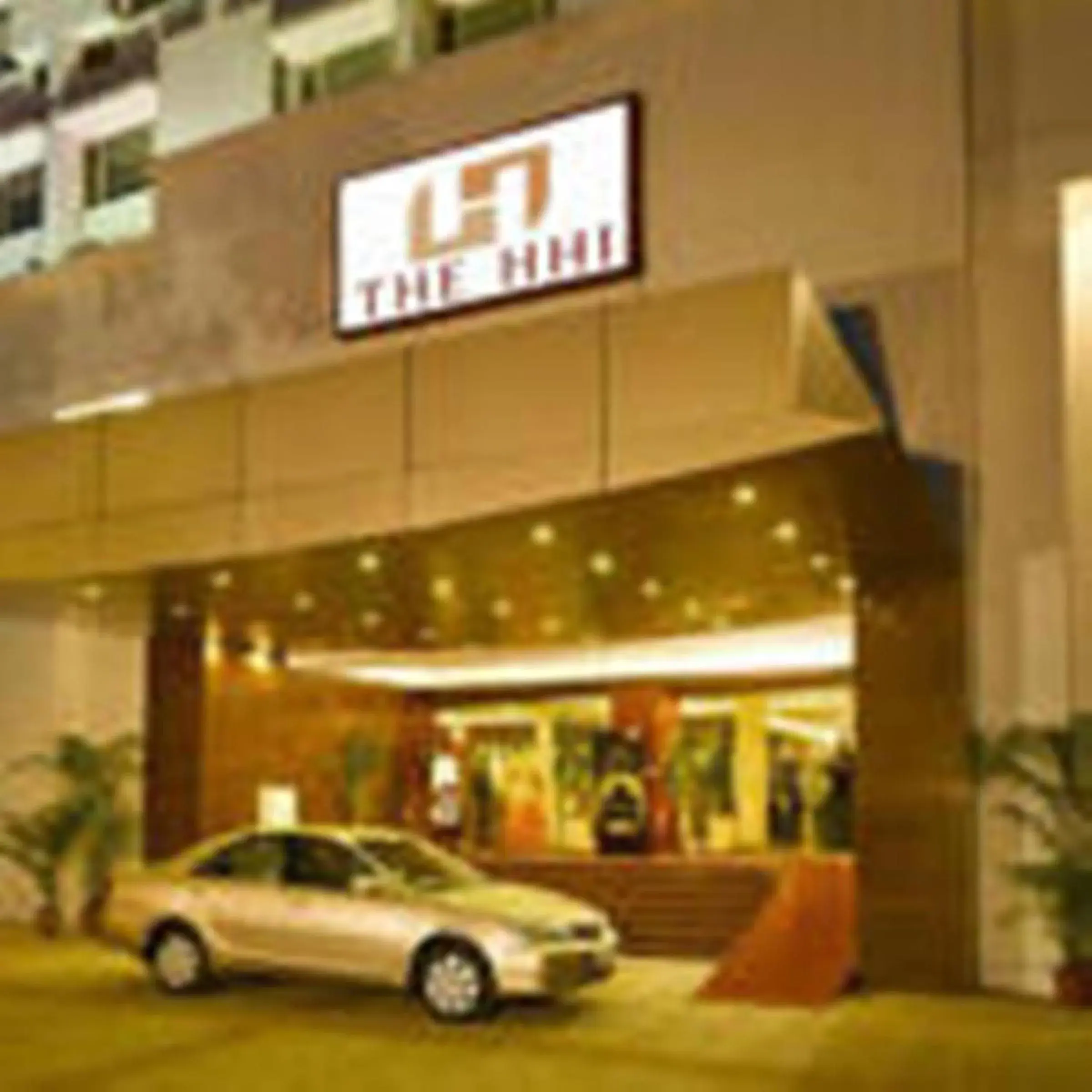 Facade/entrance in Hotel Hindusthan International, Kolkata Facade/entrance in Hotel Hindusthan International, Kolkata
