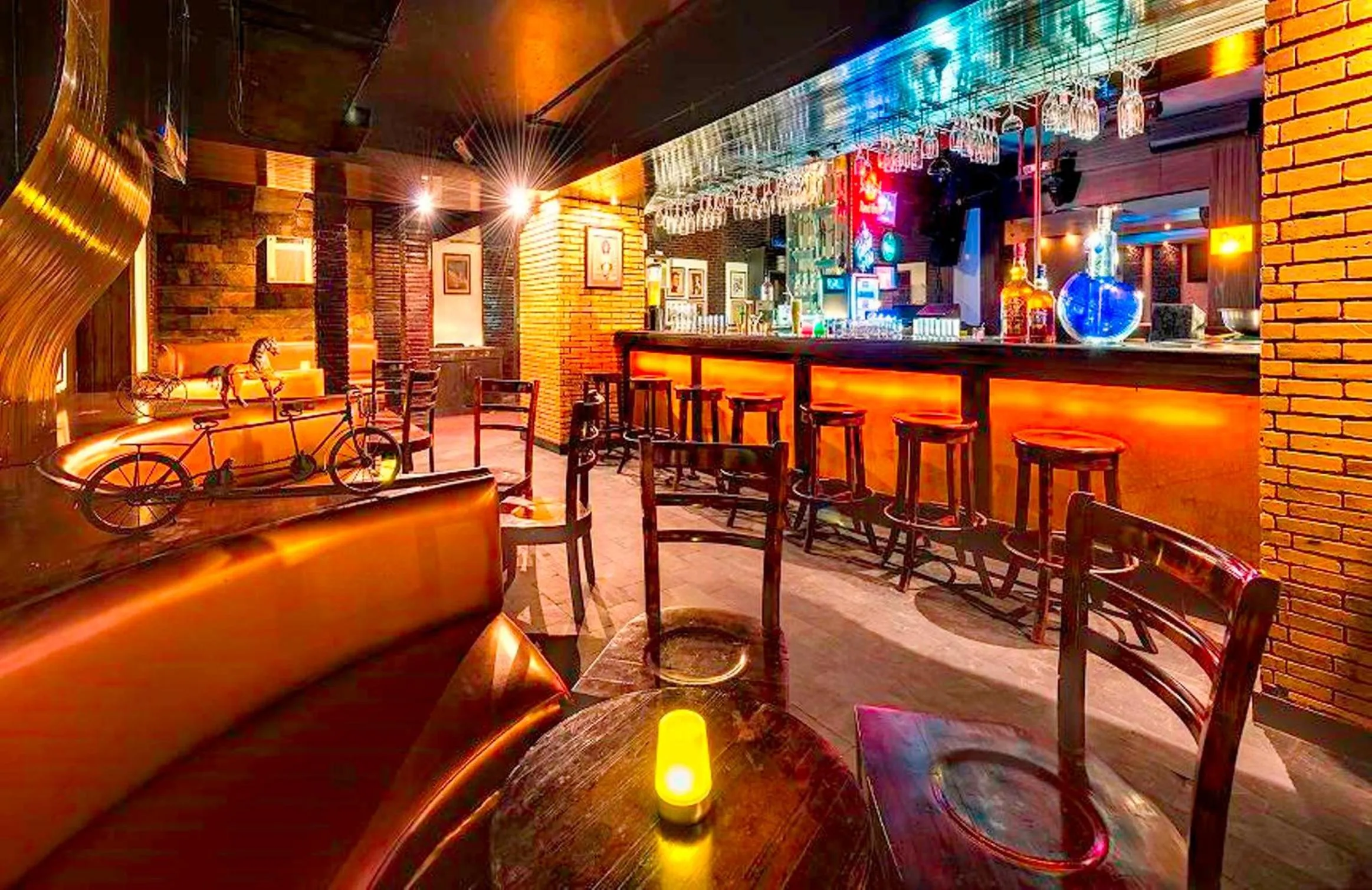 Lounge or bar in Hotel Hindusthan International, Kolkata