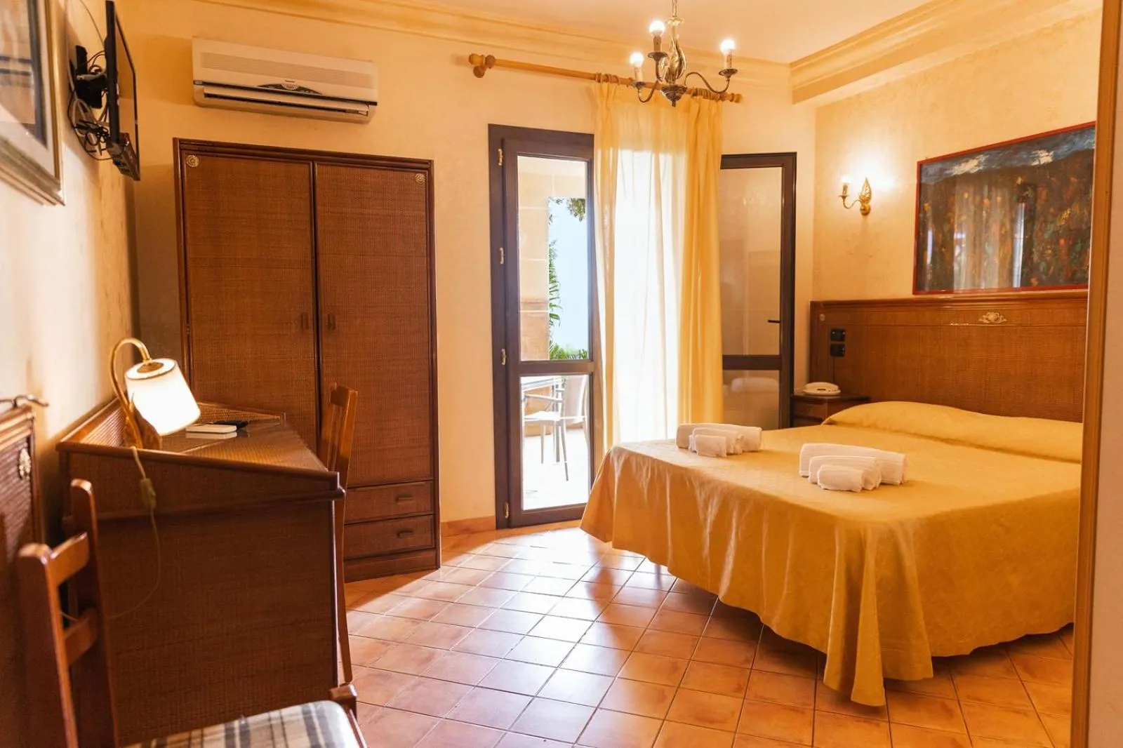 Bed in Triscinamare Hotel Residence