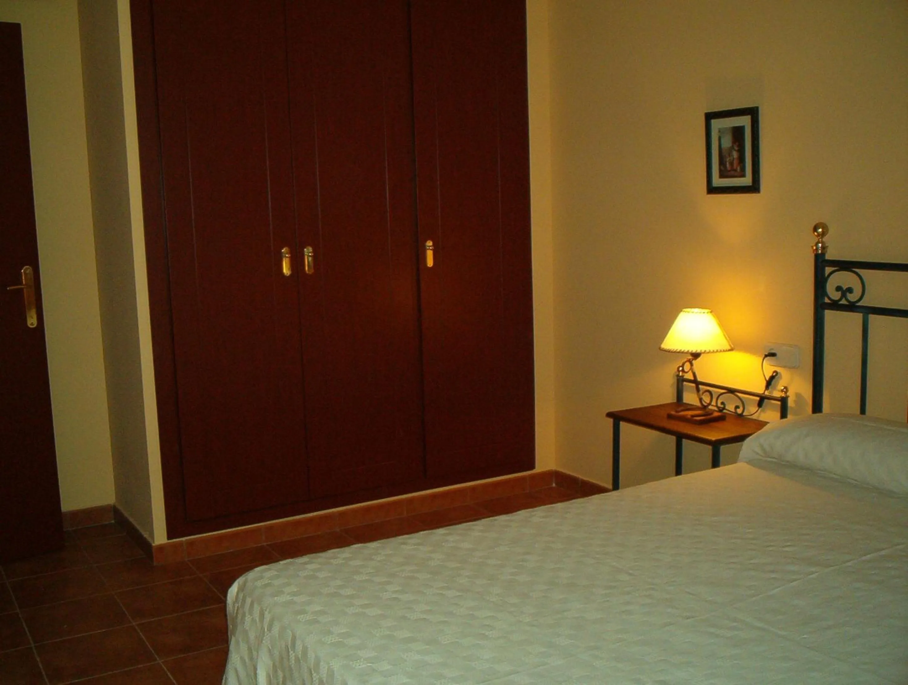 Bed in Hotel y apartamentos La Casa Rural