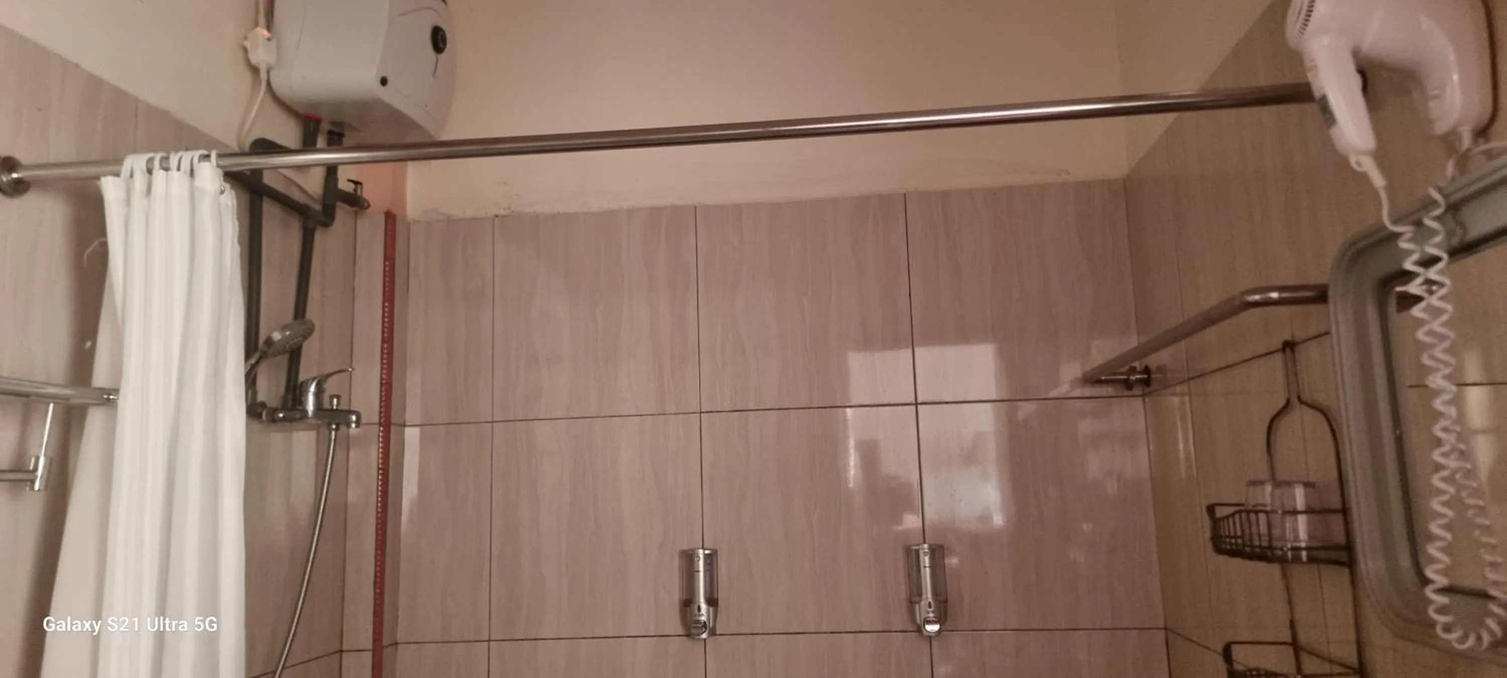 Shower in Bajawa-Roo Hotel