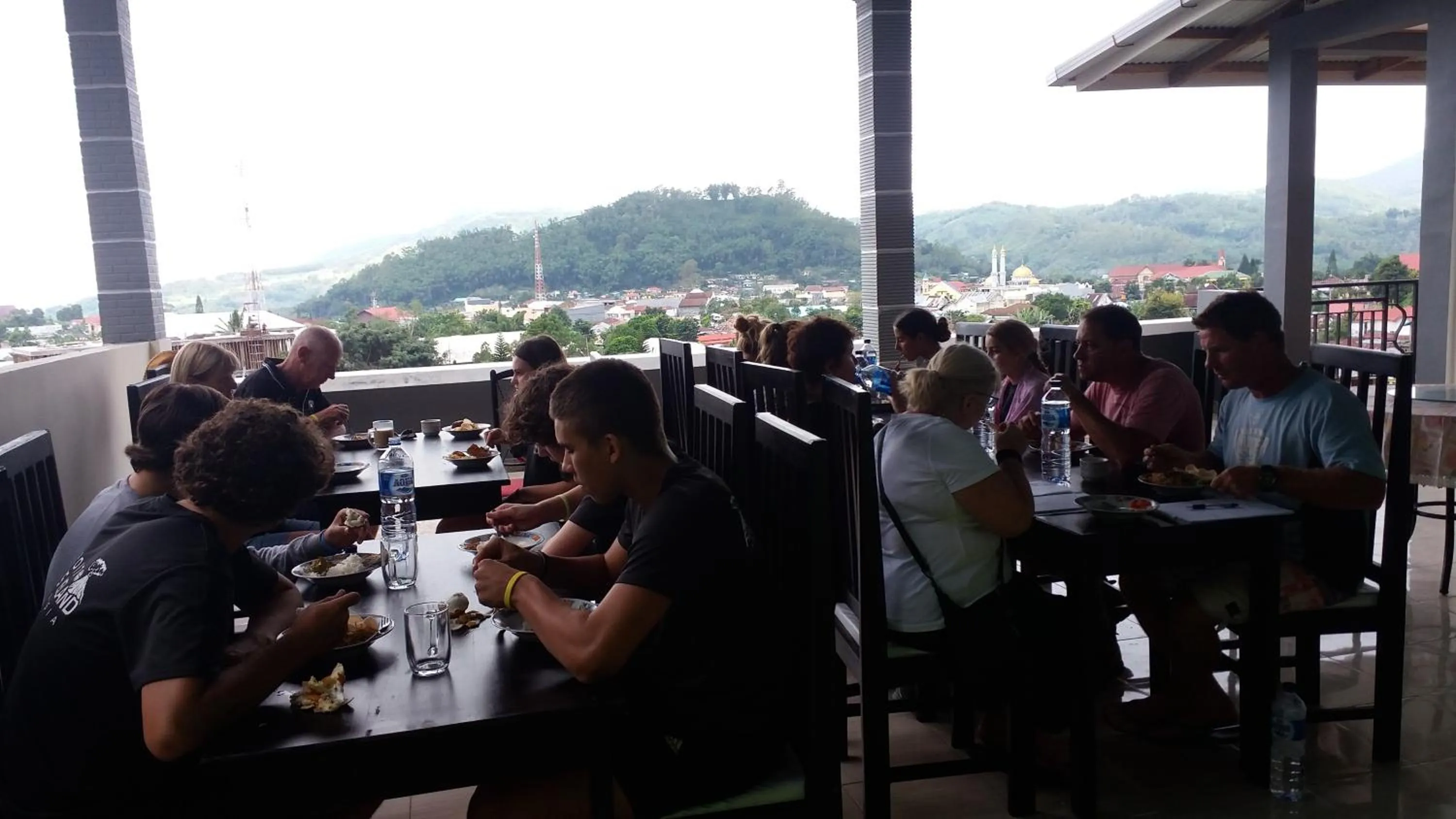 Restaurant/places to eat in Bajawa-Roo Hotel