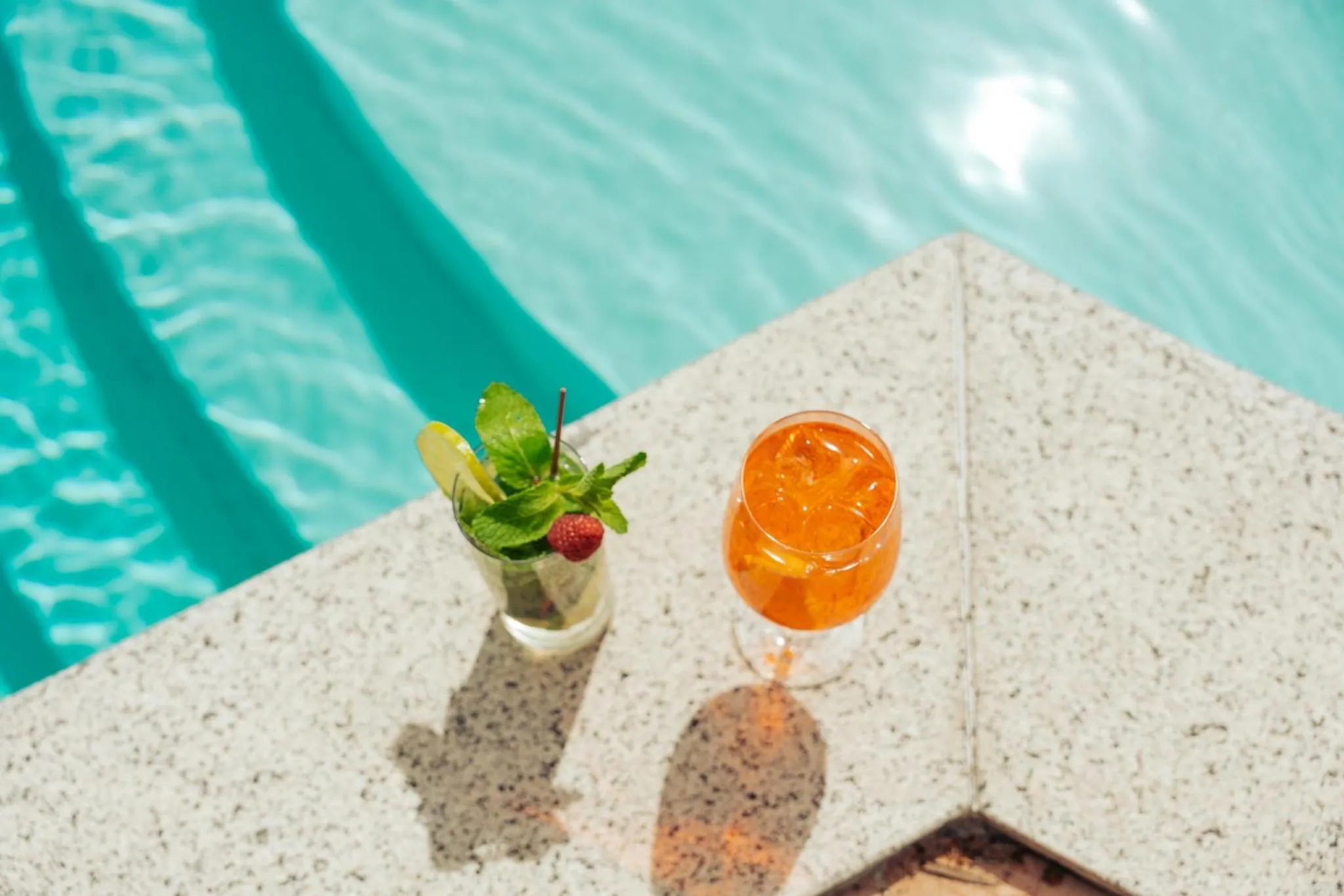 Swimming pool in Hotel Flora