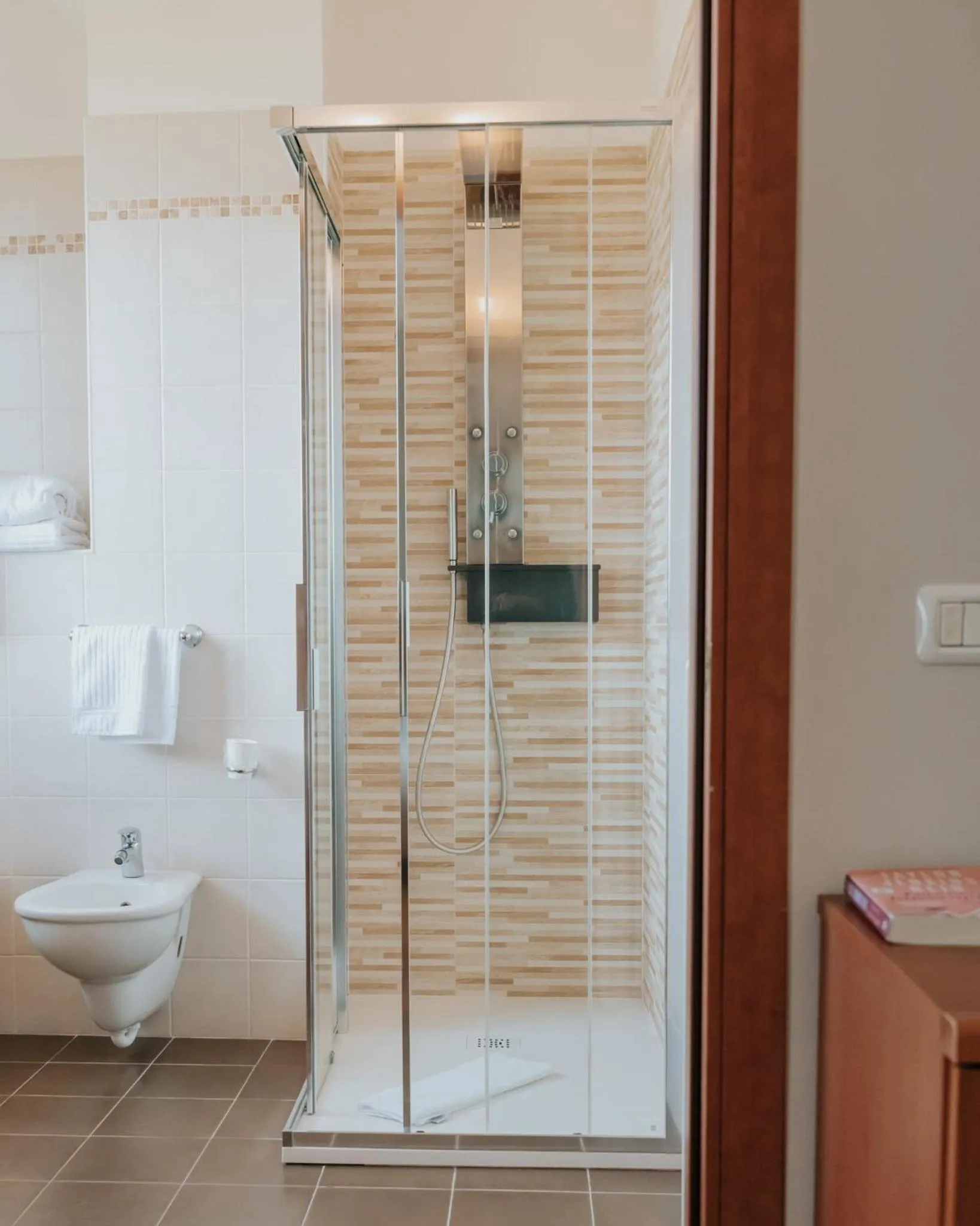 Shower in Hotel Flora