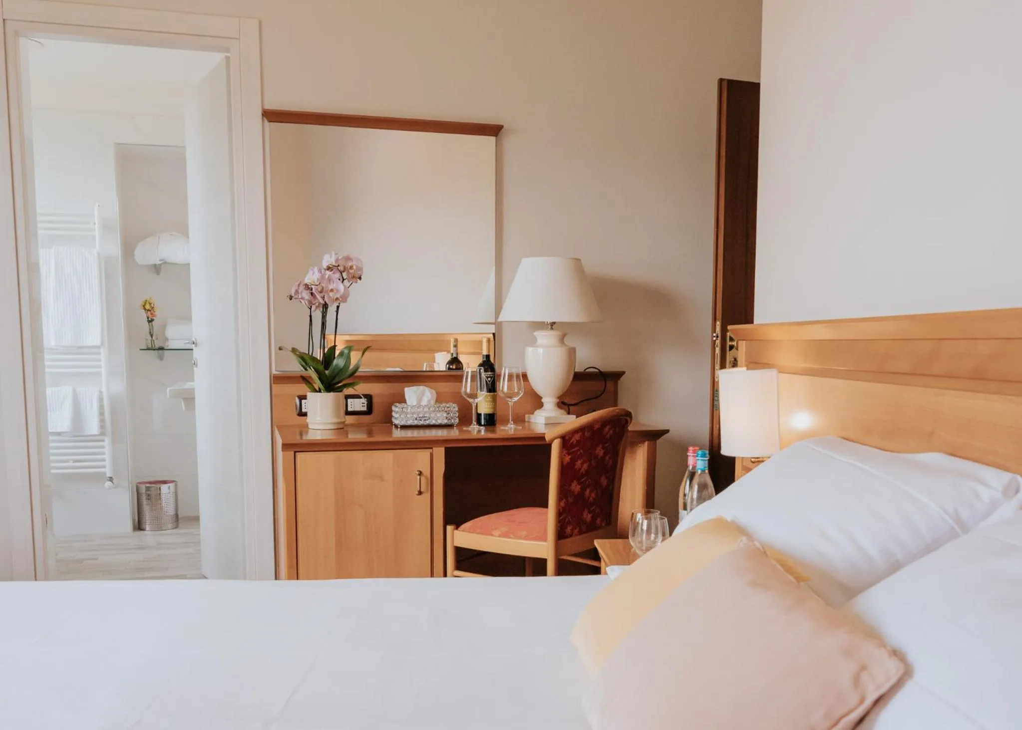 Bedroom, Bed in Hotel Flora