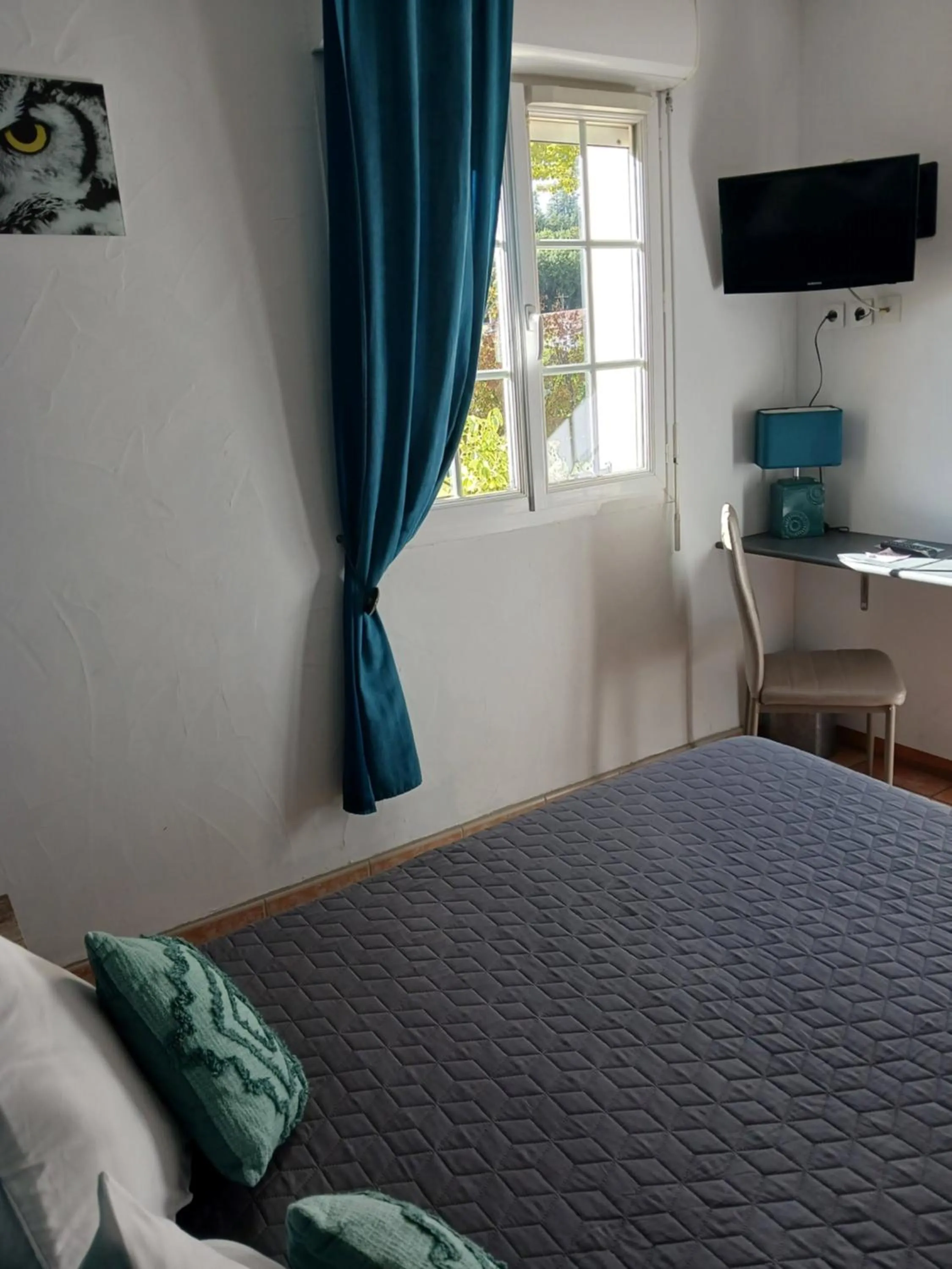 Bedroom, Bed in Hotel Du Lac