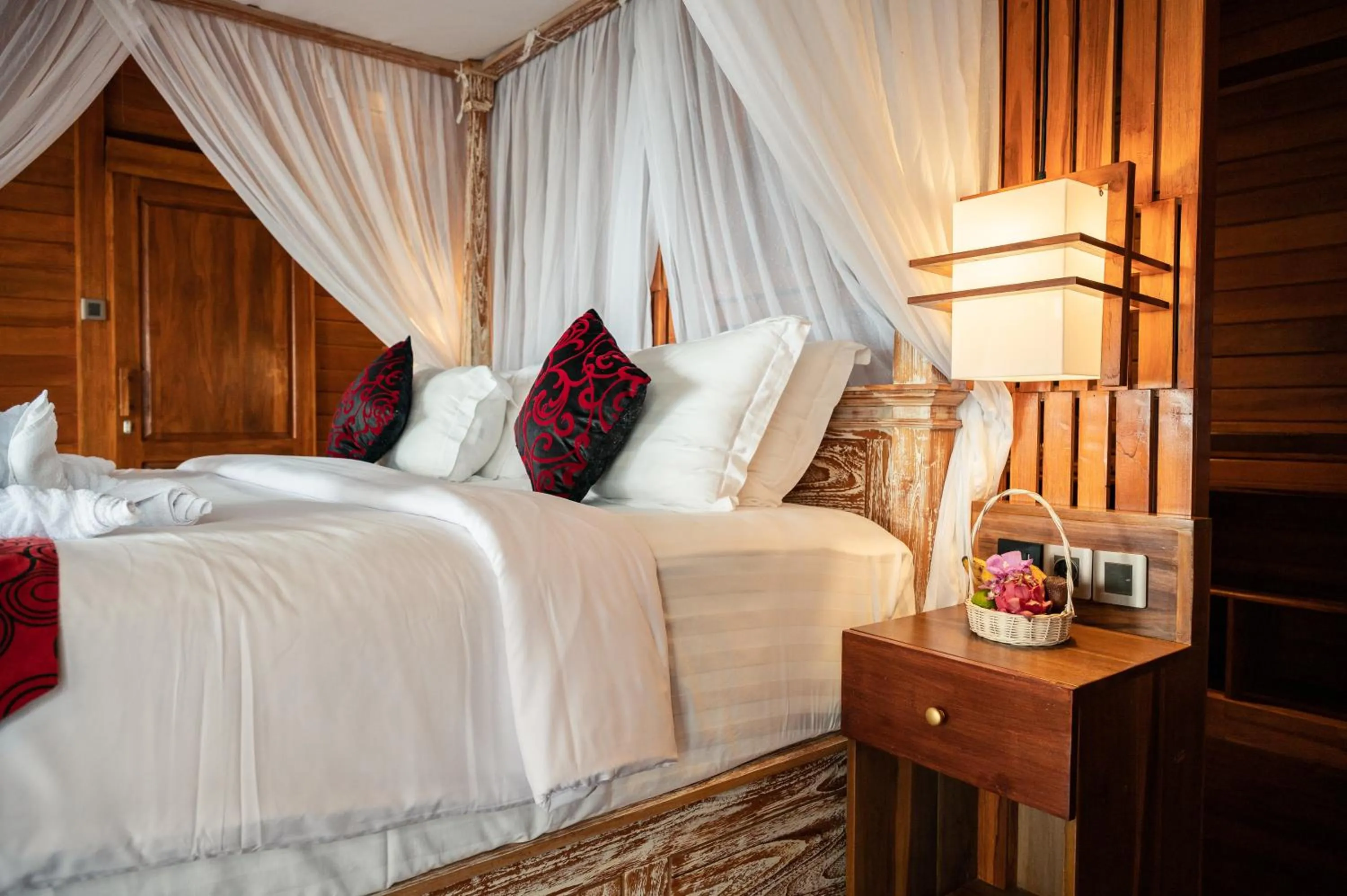 Bed in Munduk Menir Villas