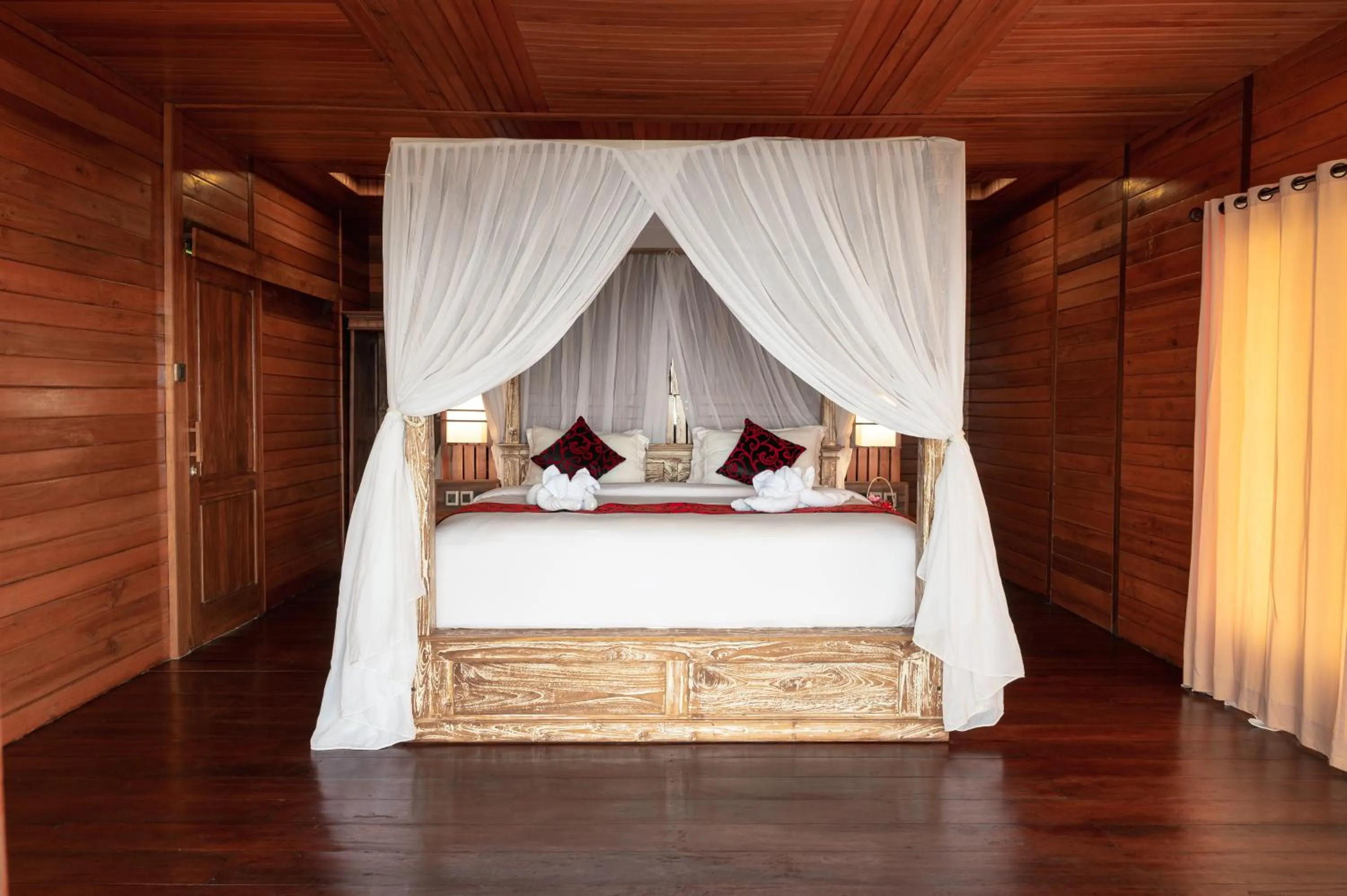 Bed in Munduk Menir Villas