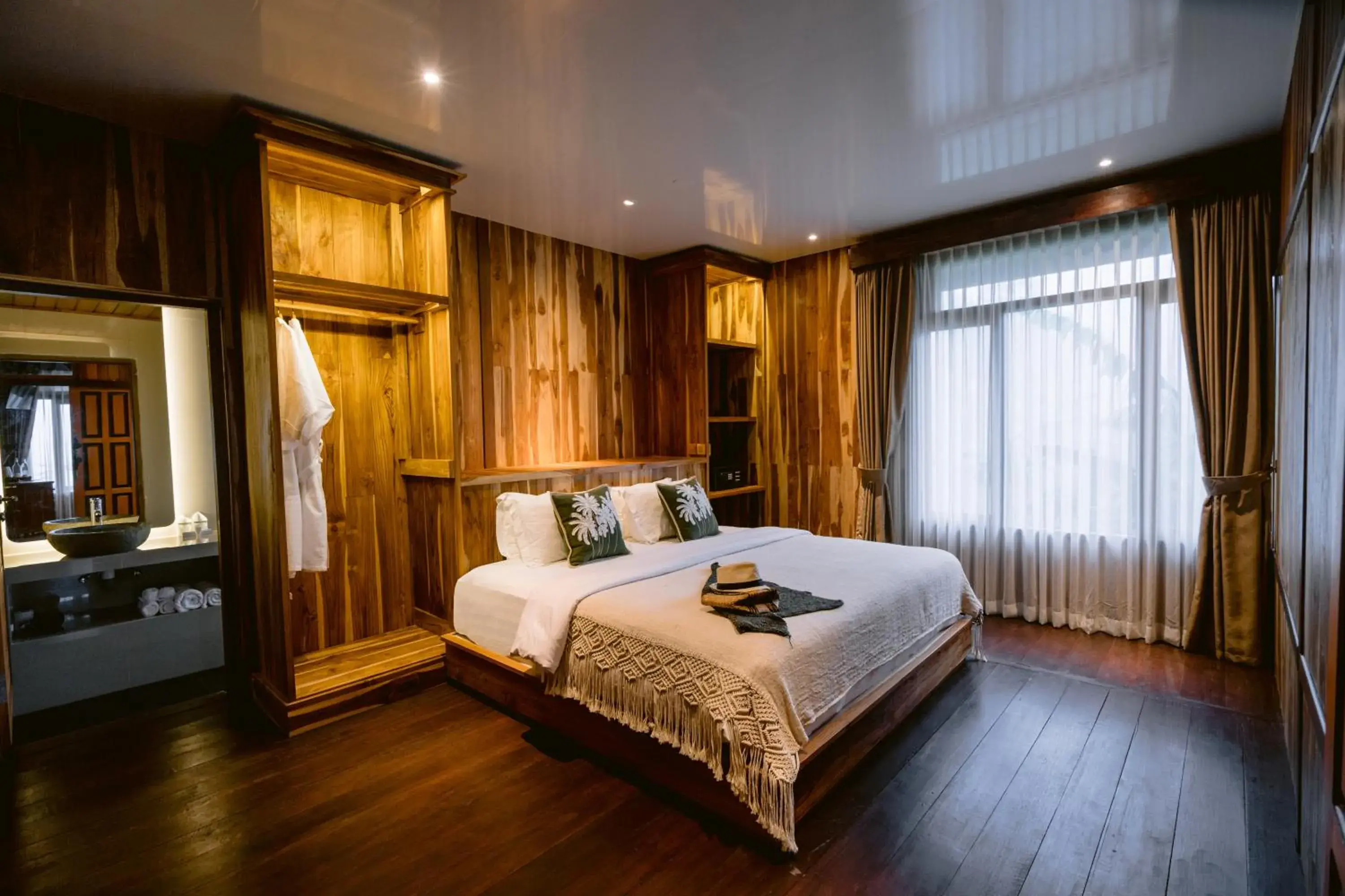 Bed in Munduk Menir Villas Bed in Munduk Menir Villas