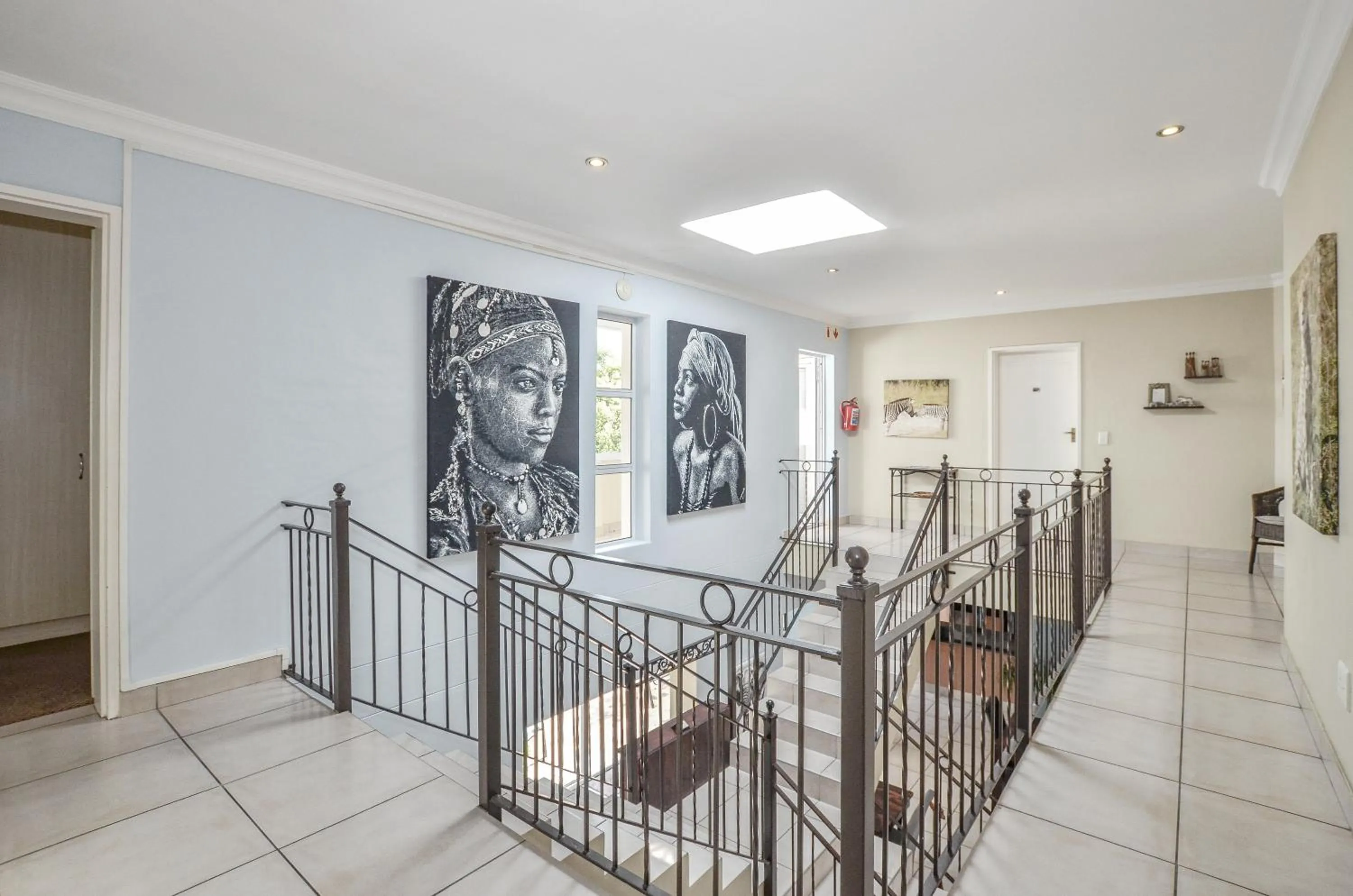 Photo of the whole room in Atlantic Breeze