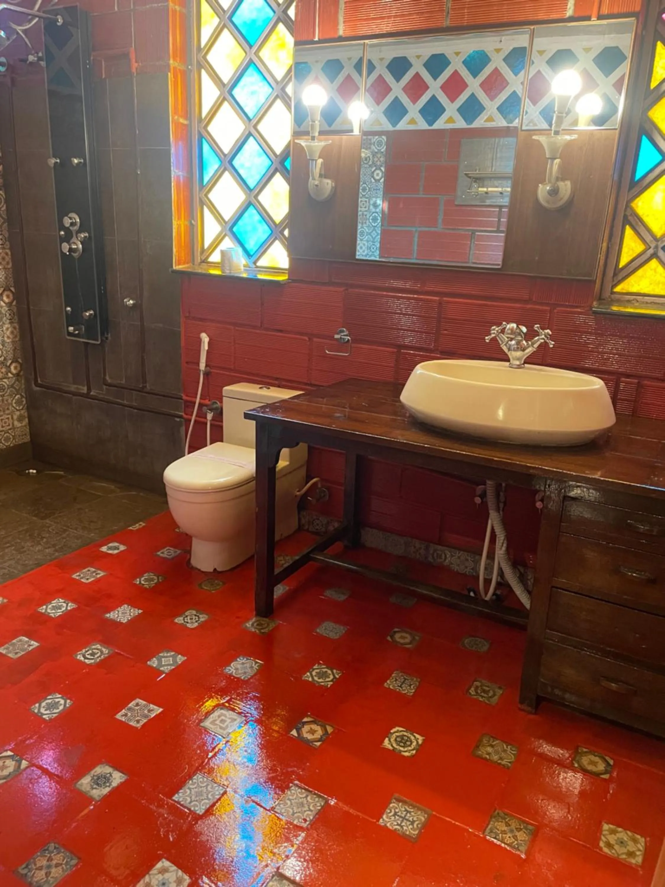 Shower in Golden Lotus Bangalore Boutique Suites