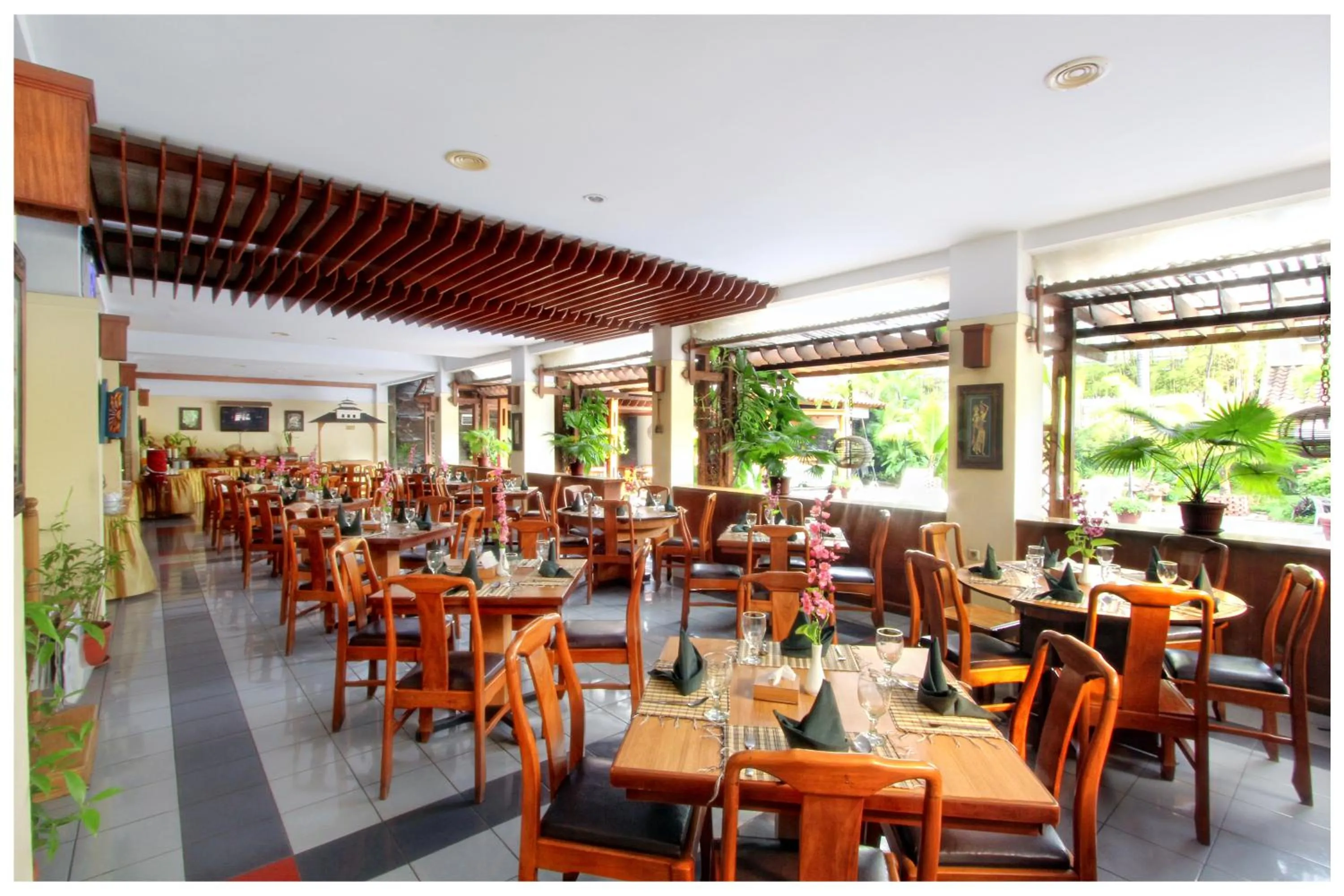 Restaurant/places to eat in Mutiara Hotel and Convention