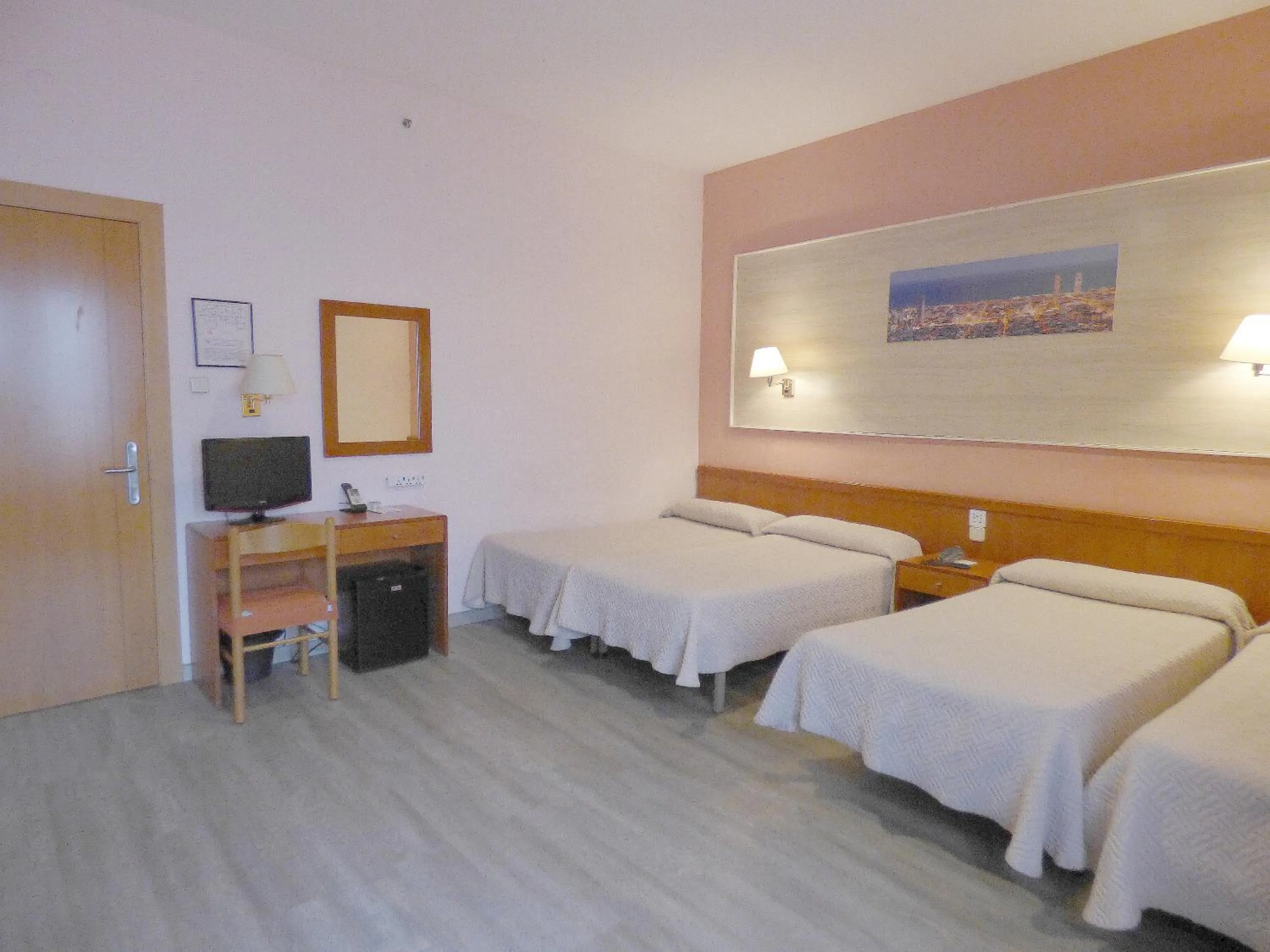 Photo of the whole room, Bed in Cuatro Naciones