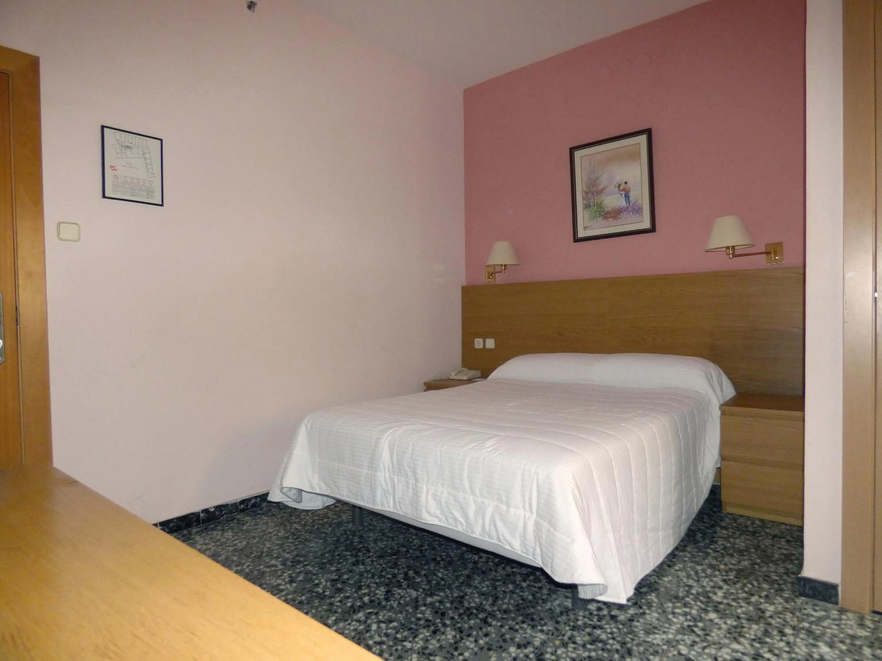 Photo of the whole room, Bed in Cuatro Naciones