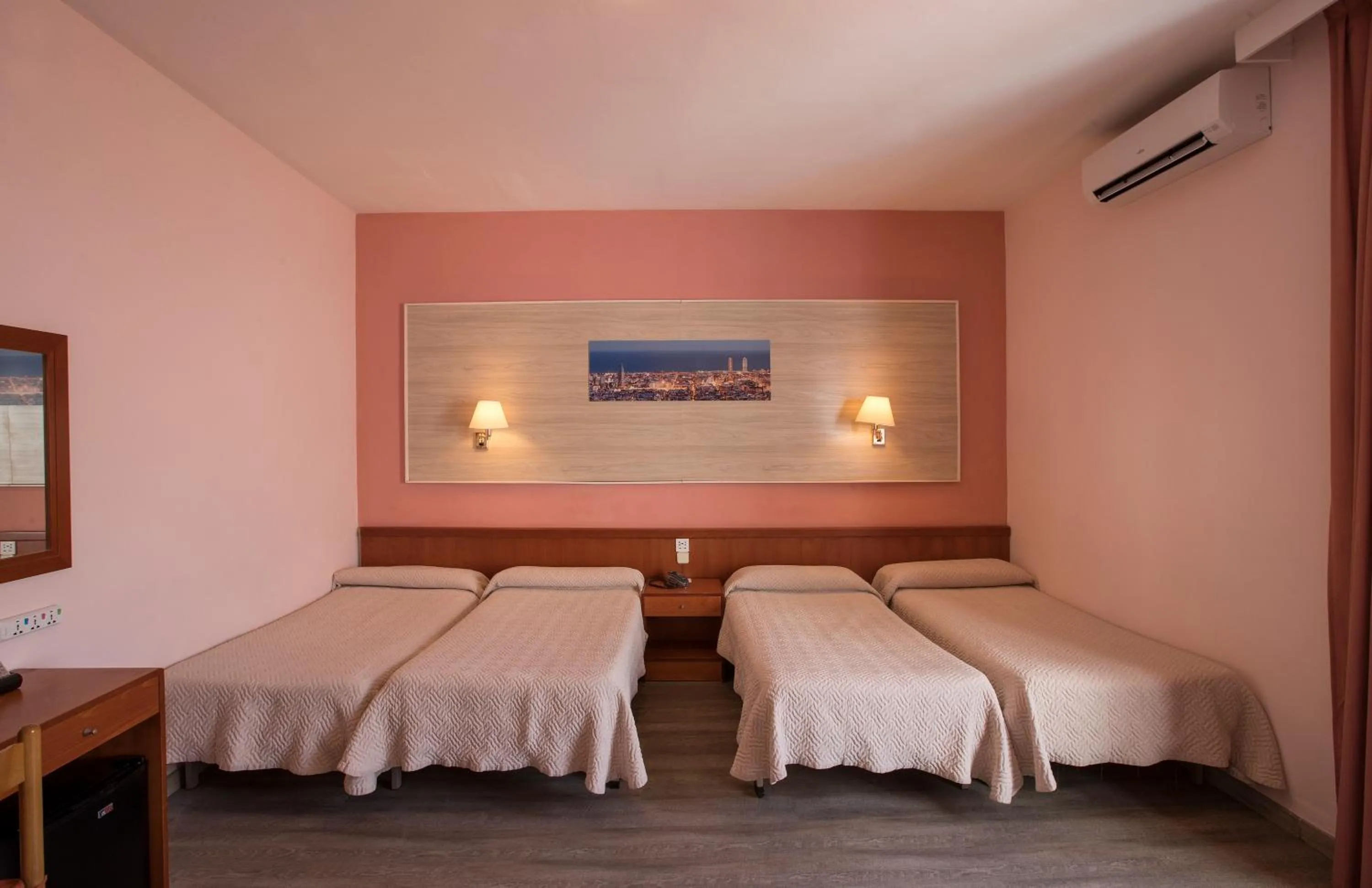 Photo of the whole room, Bed in Cuatro Naciones