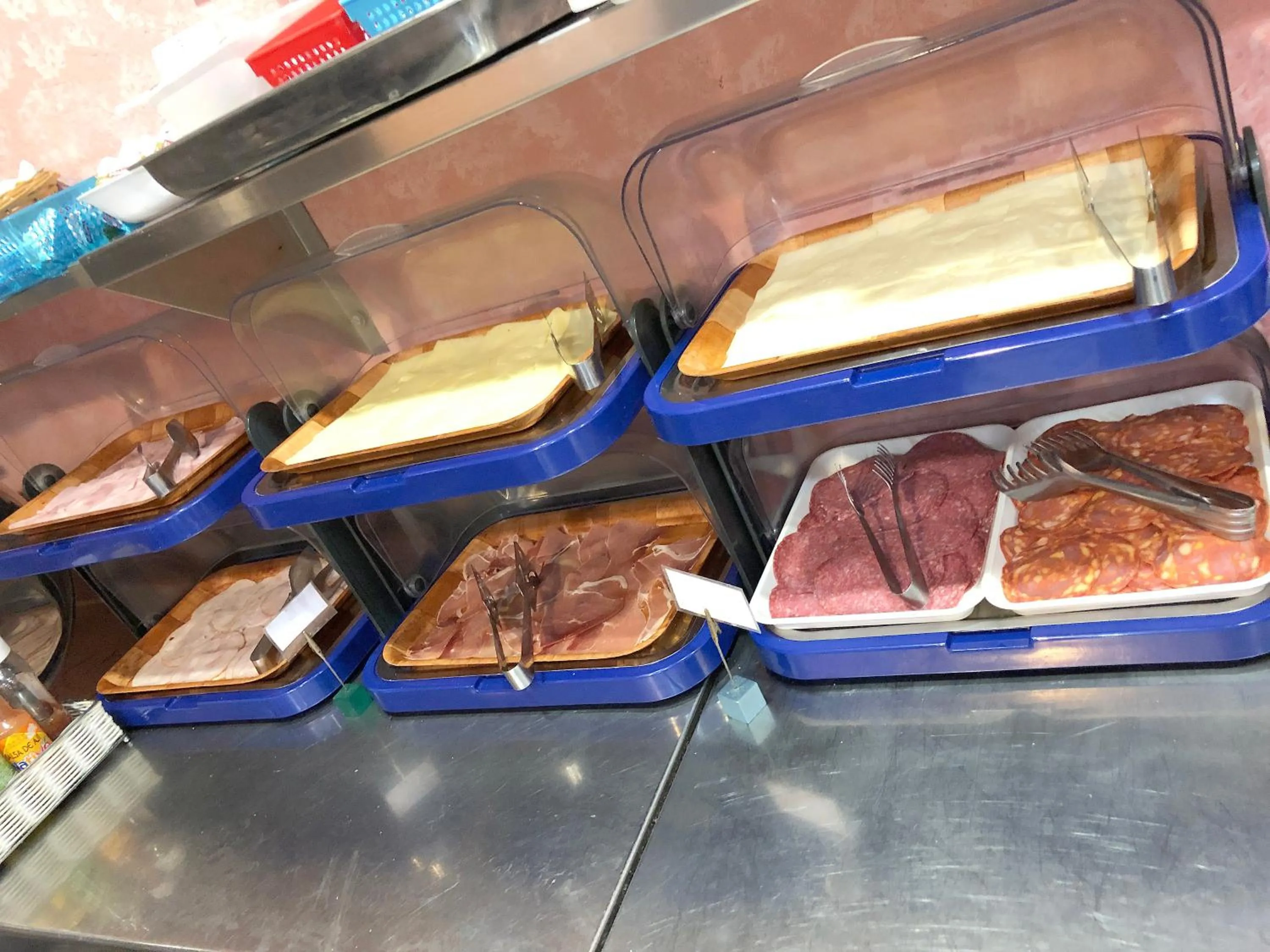 Food and drinks in Cuatro Naciones