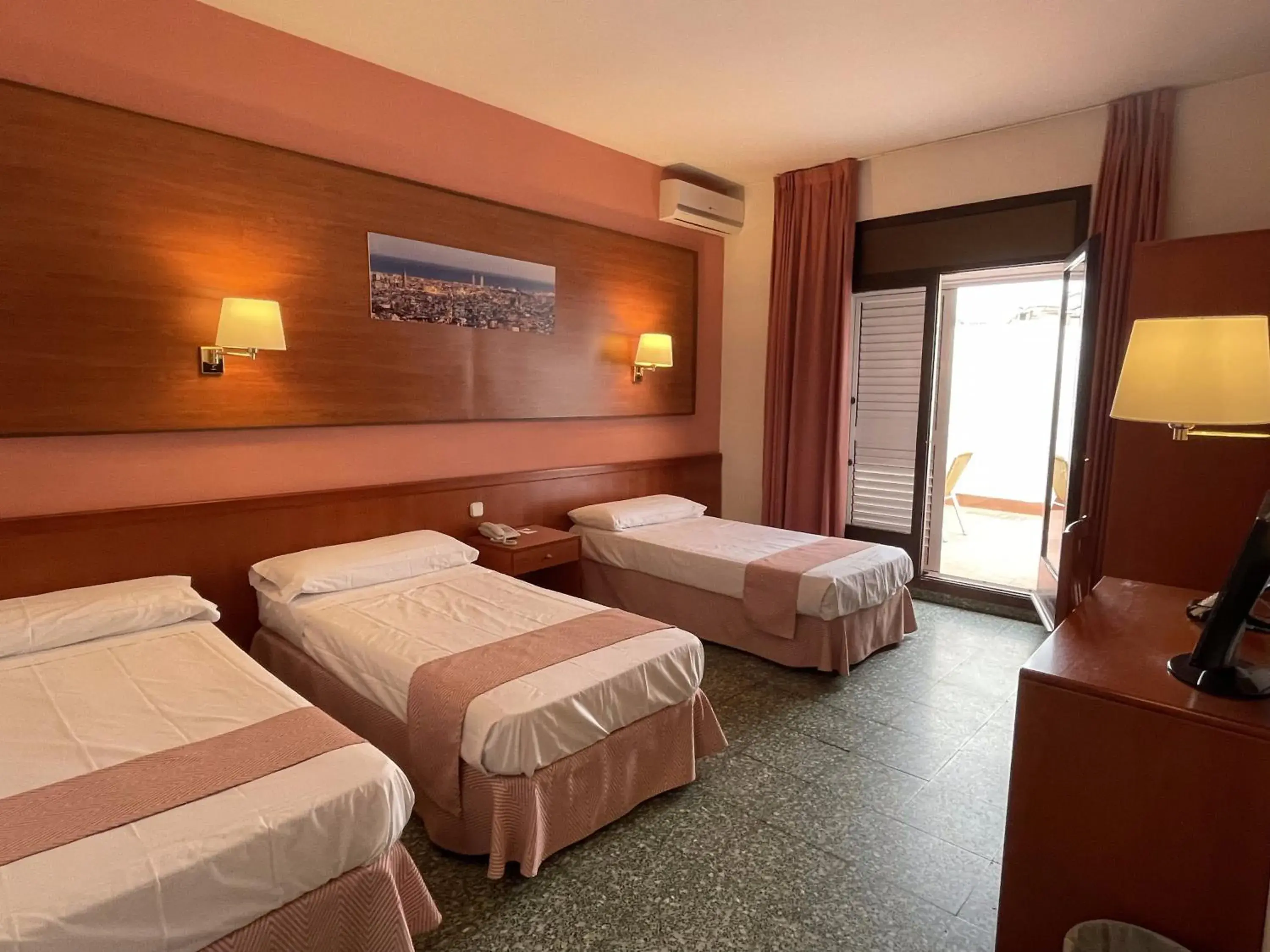 Photo of the whole room, Bed in Cuatro Naciones Photo of the whole room, Bed in Cuatro Naciones