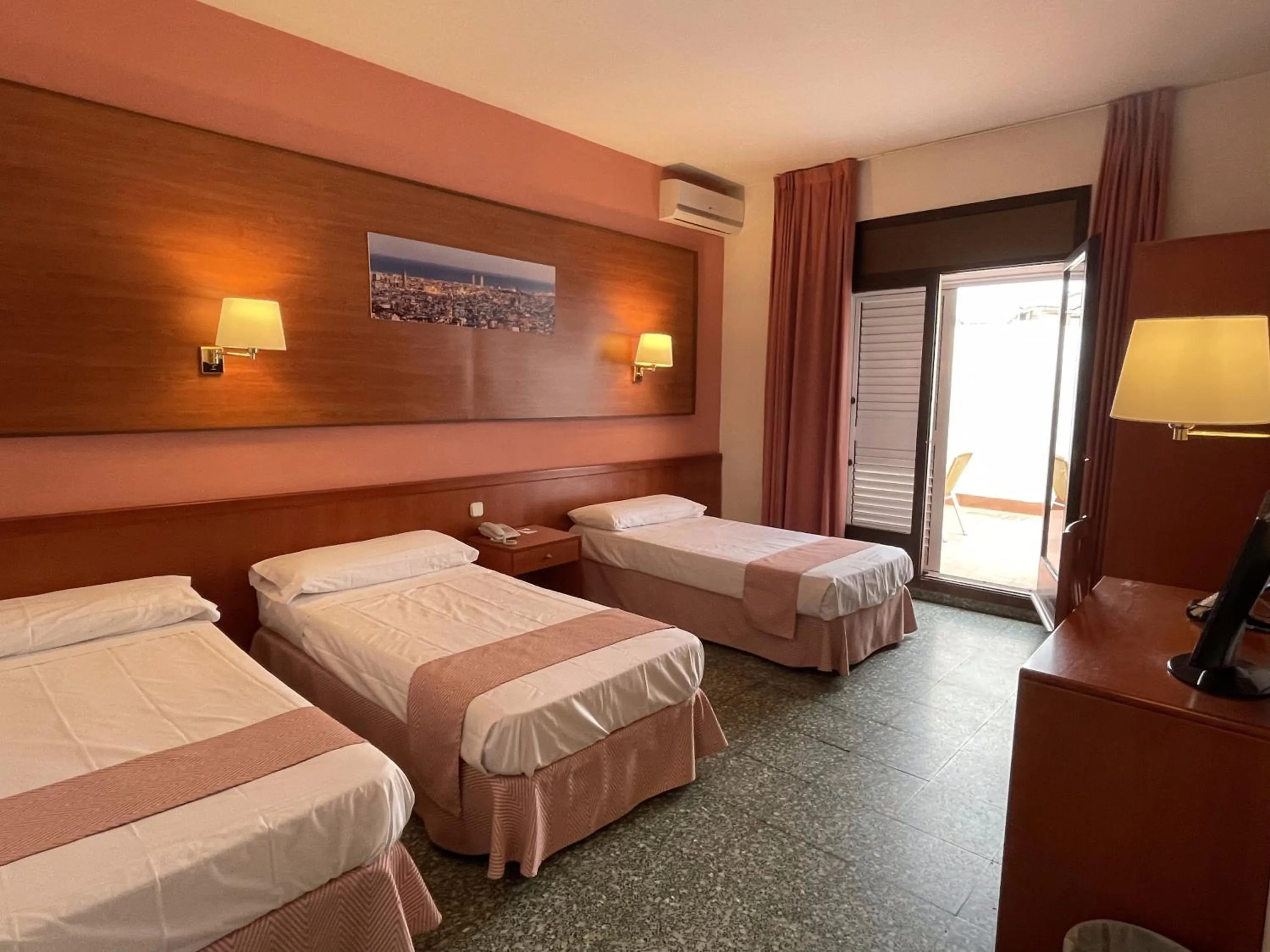 Photo of the whole room, Bed in Cuatro Naciones