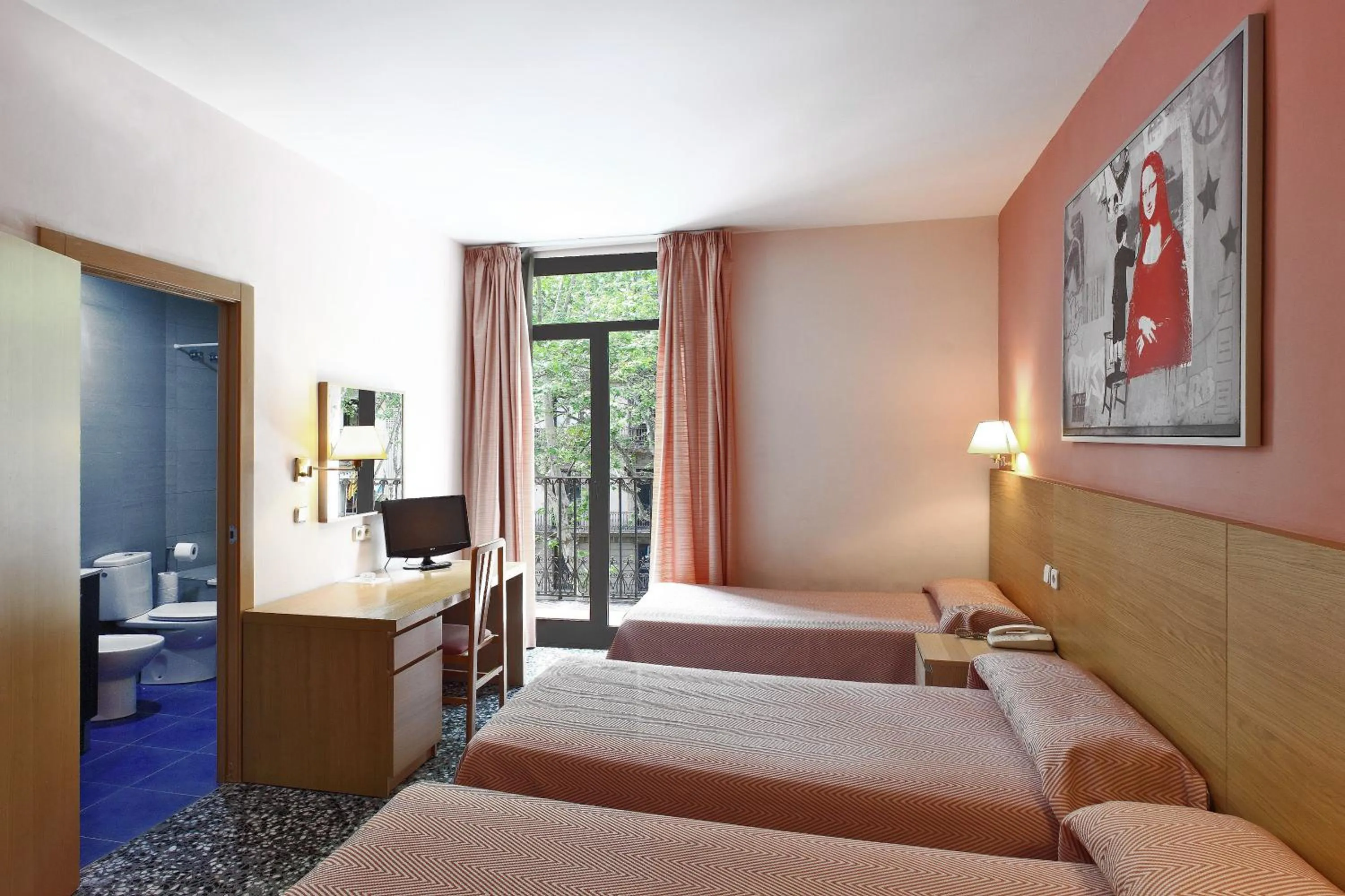 Photo of the whole room, Bed in Cuatro Naciones