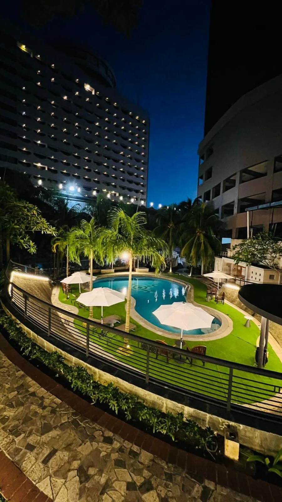 Swimming pool in Grand Eska Hotel & Suites Batam