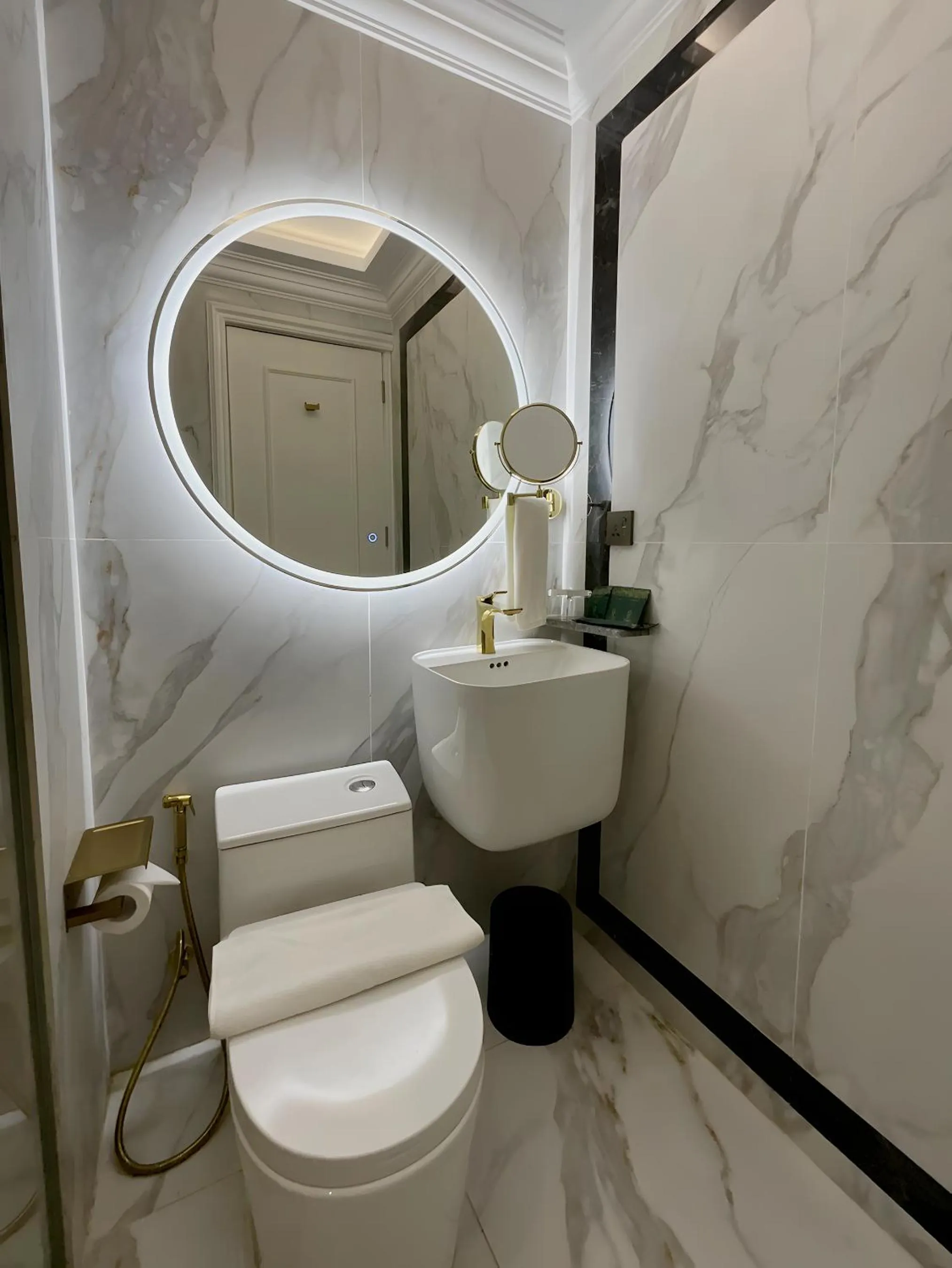 Shower in Grand Eska Hotel & Suites Batam