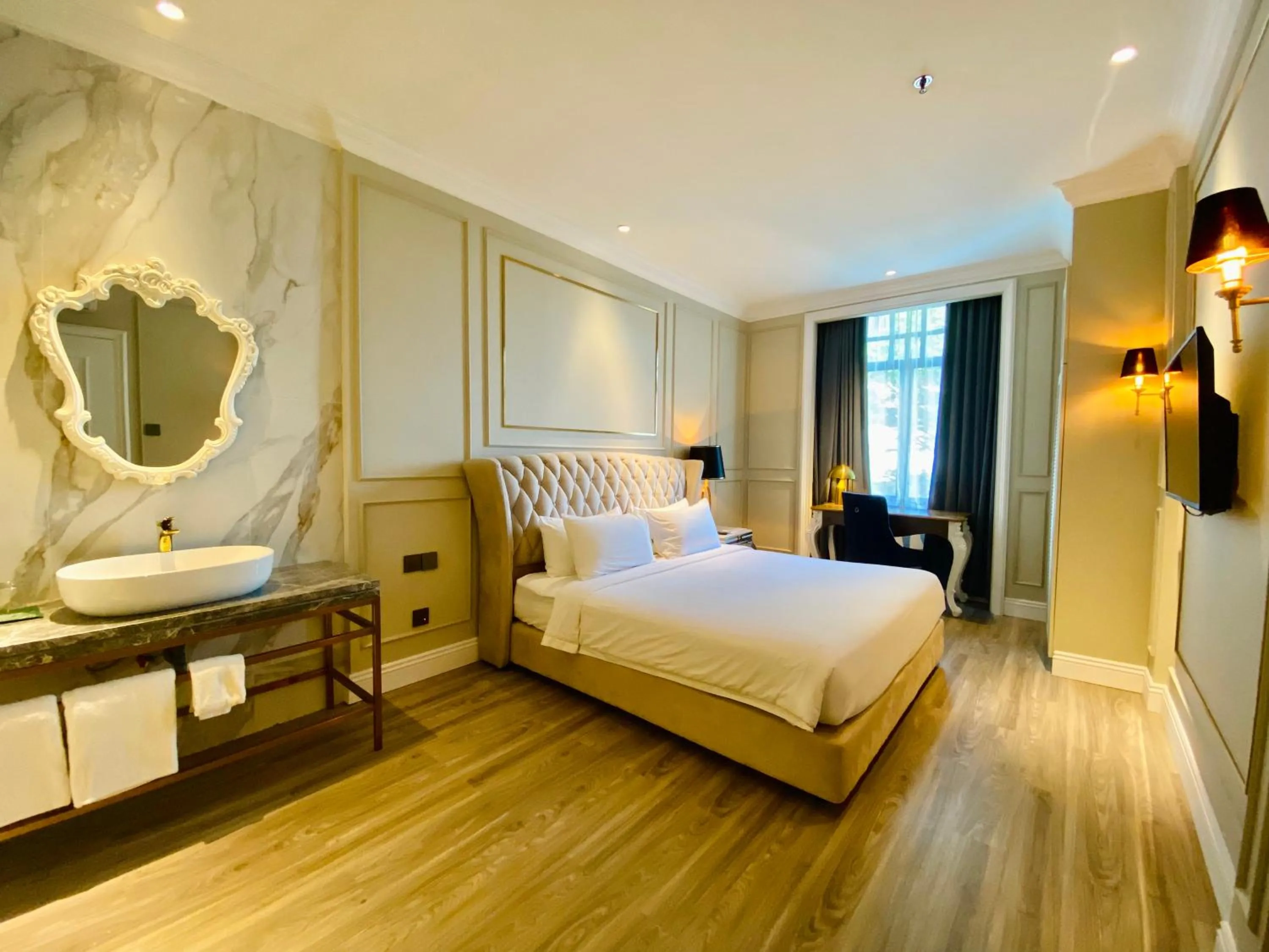 Bedroom, Bed in Grand Eska Hotel & Suites Batam