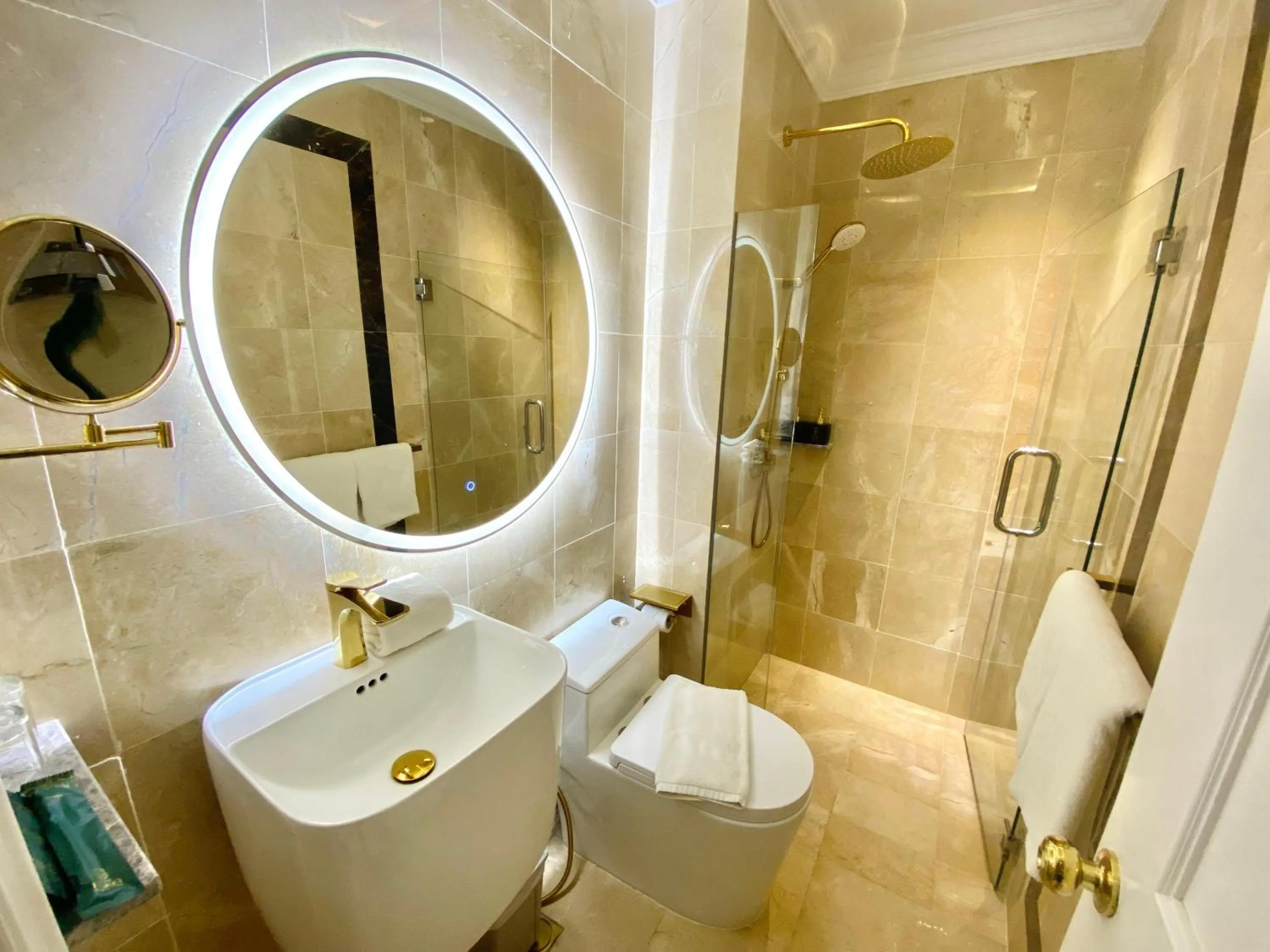 Grand Eska Hotel & Suites Batam