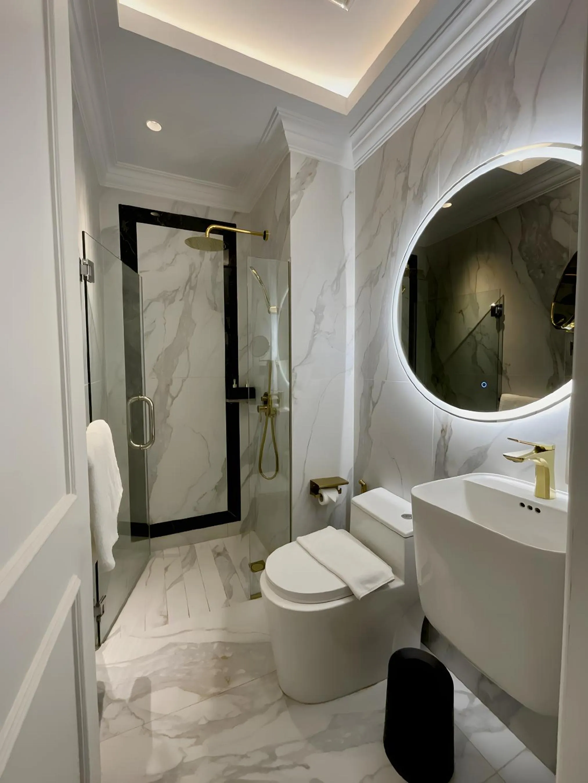 Shower in Grand Eska Hotel & Suites Batam