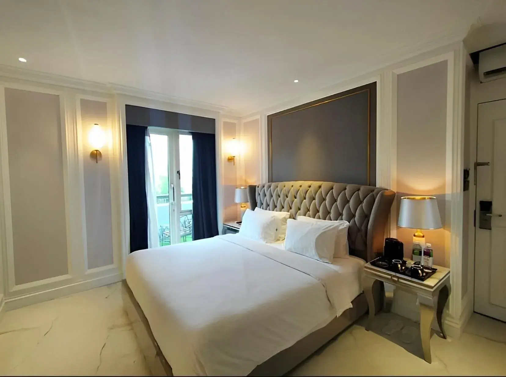 Escape Double With Balcony in Grand Eska Hotel & Suites Batam Escape Double With Balcony in Grand Eska Hotel & Suites Batam