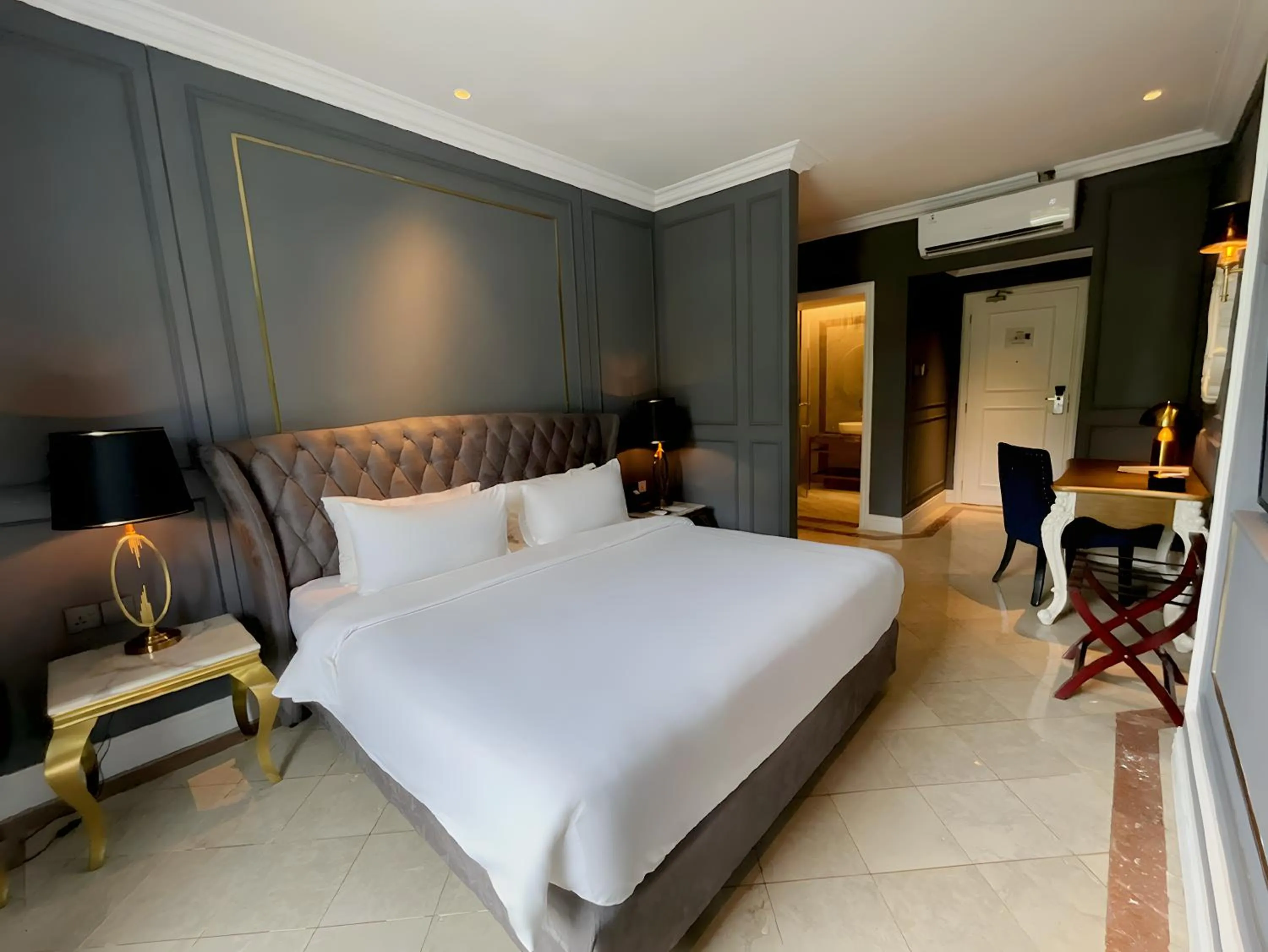 Bed in Grand Eska Hotel & Suites Batam