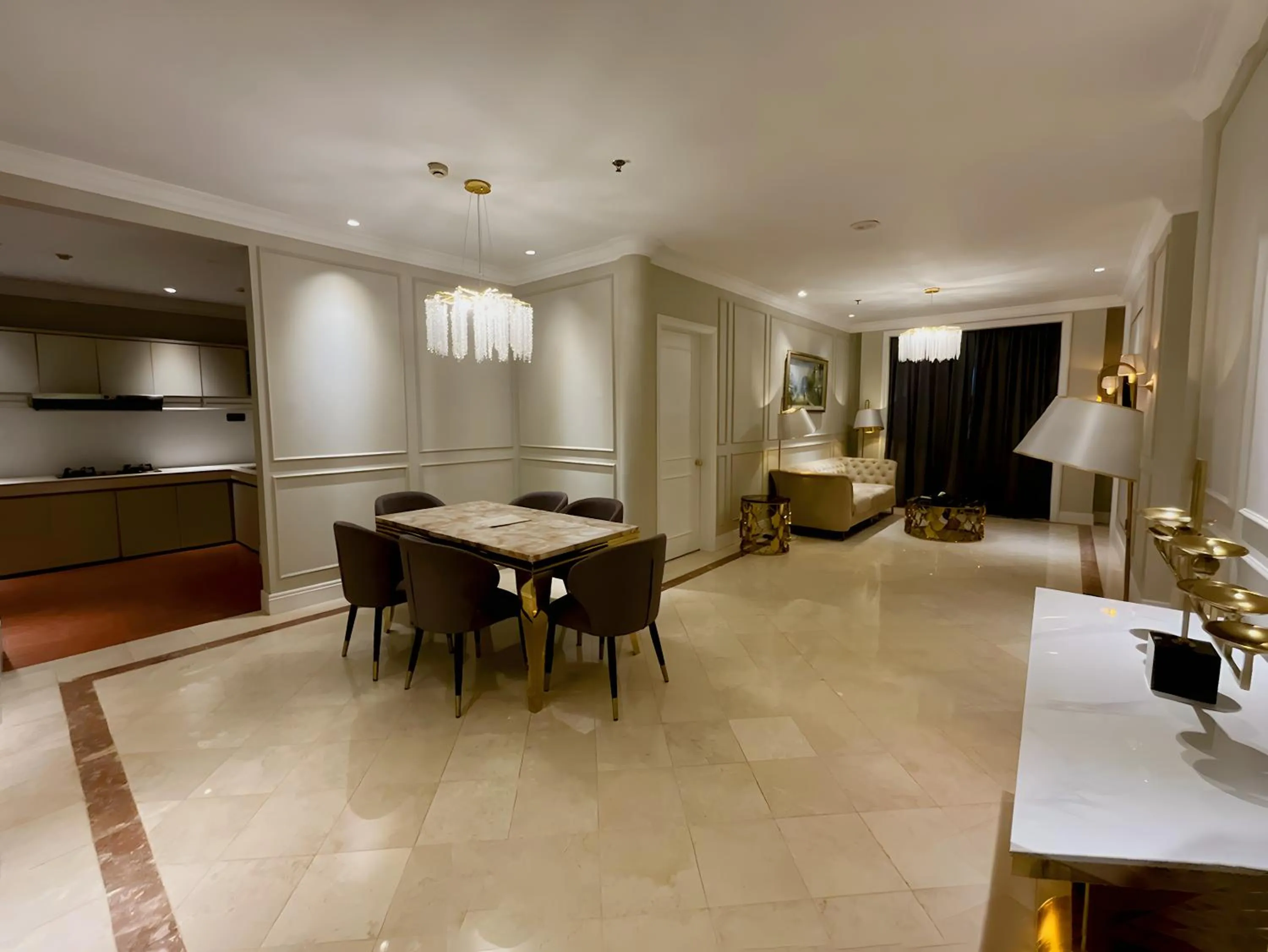 Grand Eska Hotel & Suites Batam