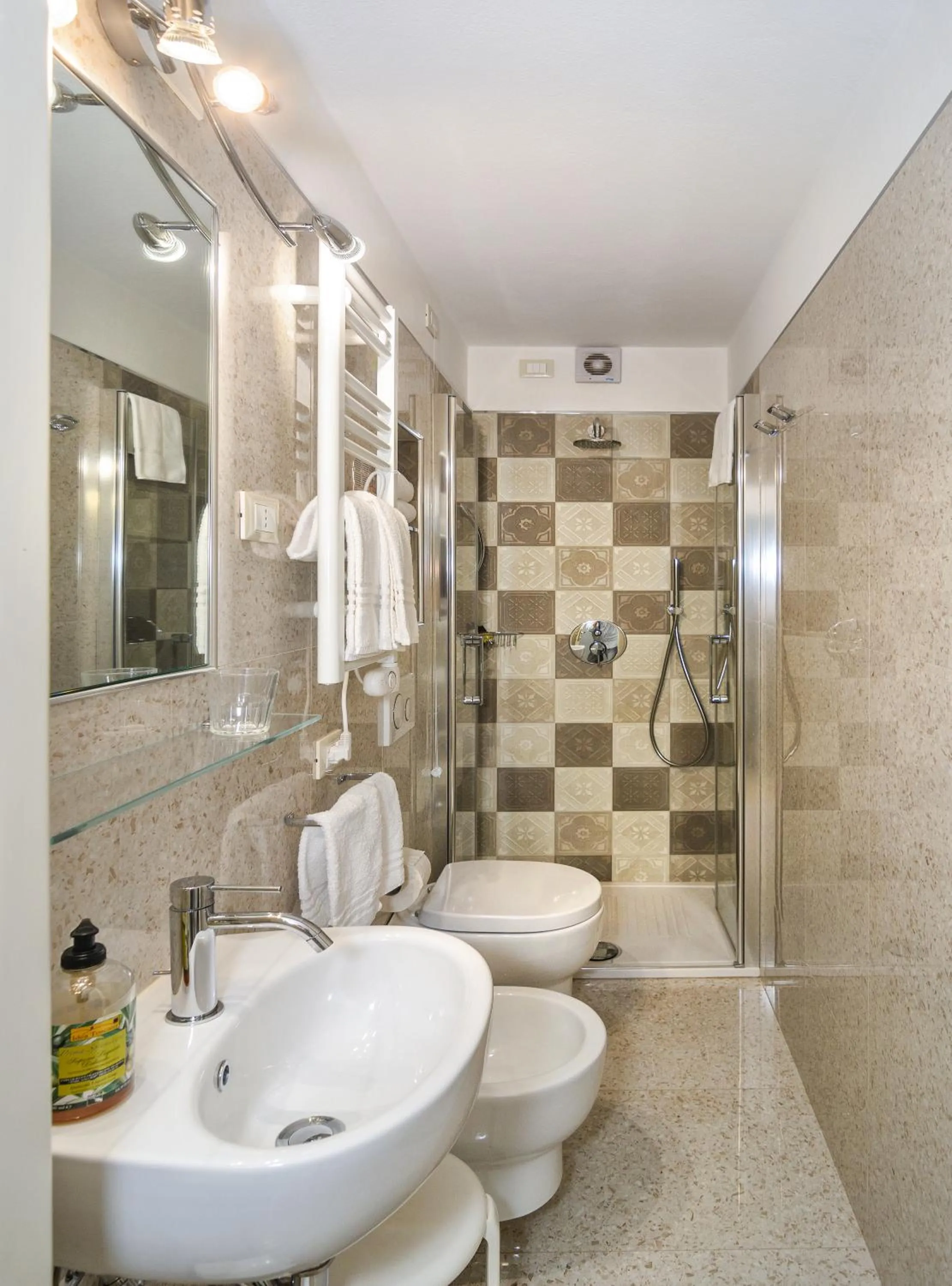 Shower in B&B Da Pio