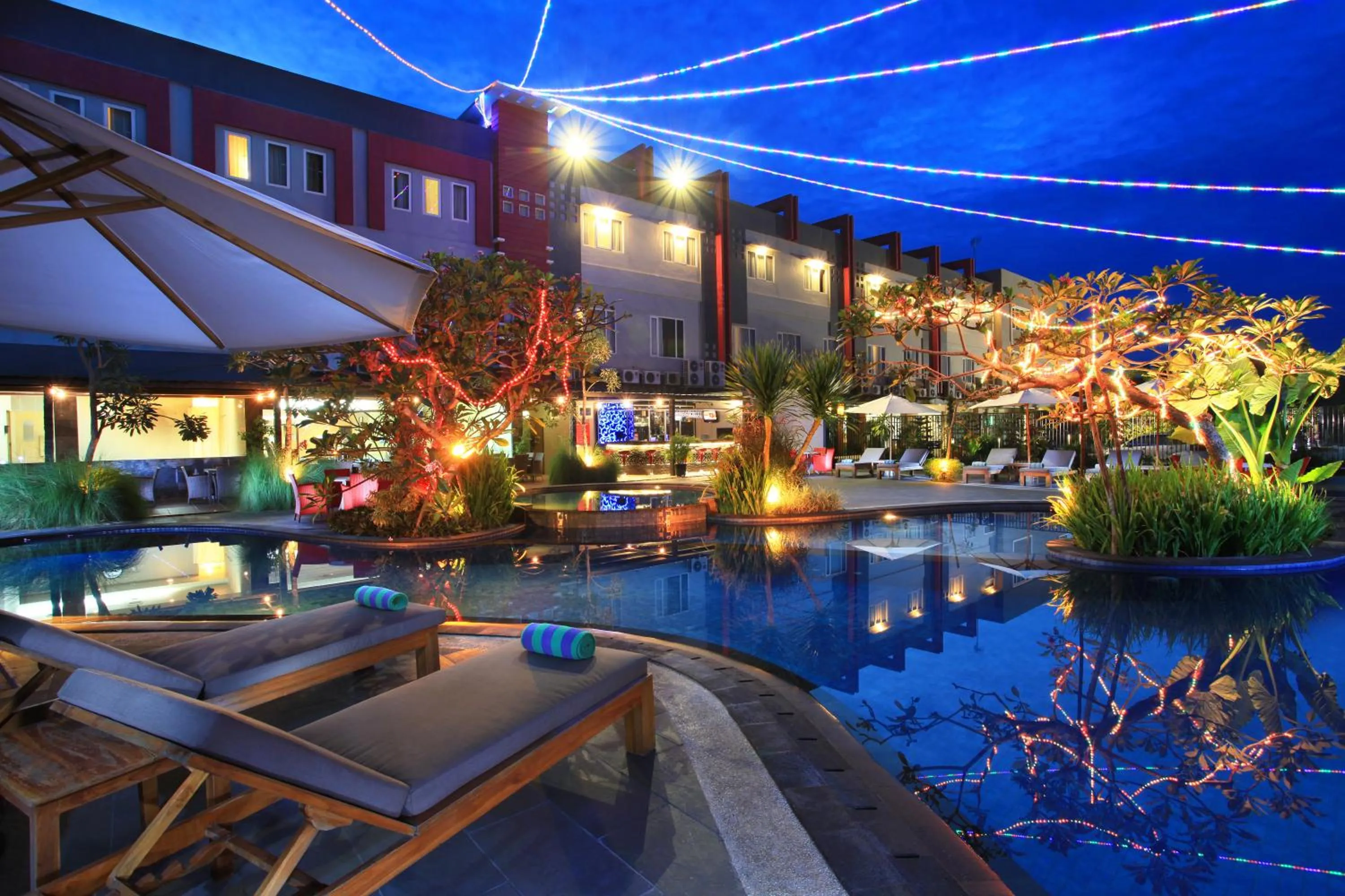 Swimming pool in Swiss-Belhotel Kendari