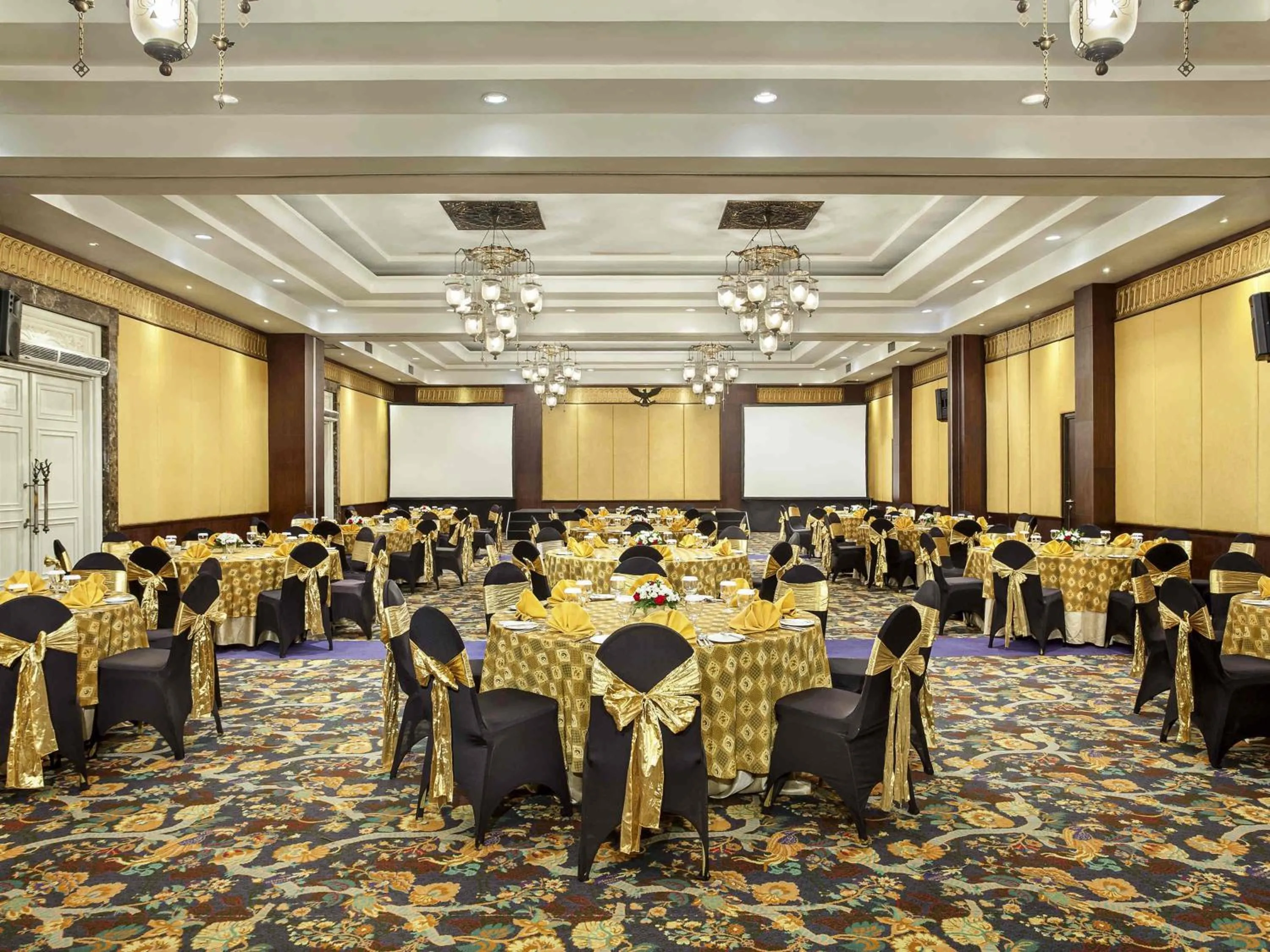 Meeting/conference room in The Phoenix Hotel Yogyakarta - Handwritten Collection