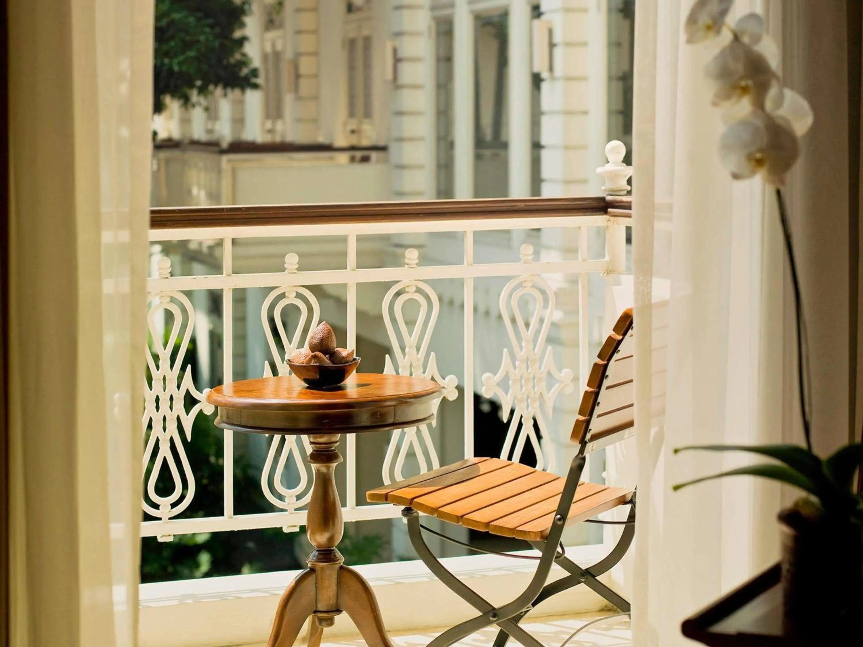 Bedroom in The Phoenix Hotel Yogyakarta - Handwritten Collection