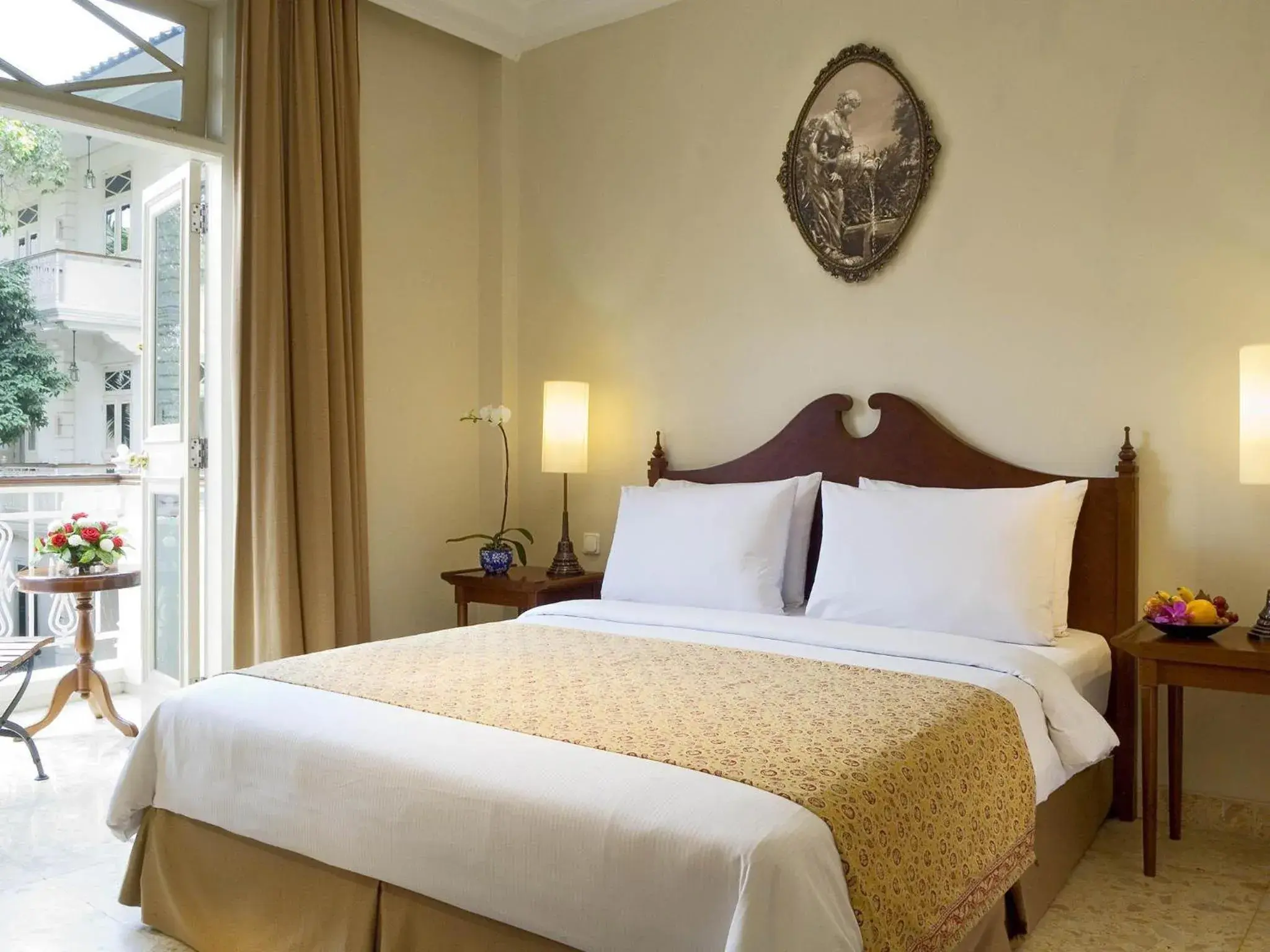 Bedroom, Bed in The Phoenix Hotel Yogyakarta - Handwritten Collection Bedroom, Bed in The Phoenix Hotel Yogyakarta - Handwritten Collection