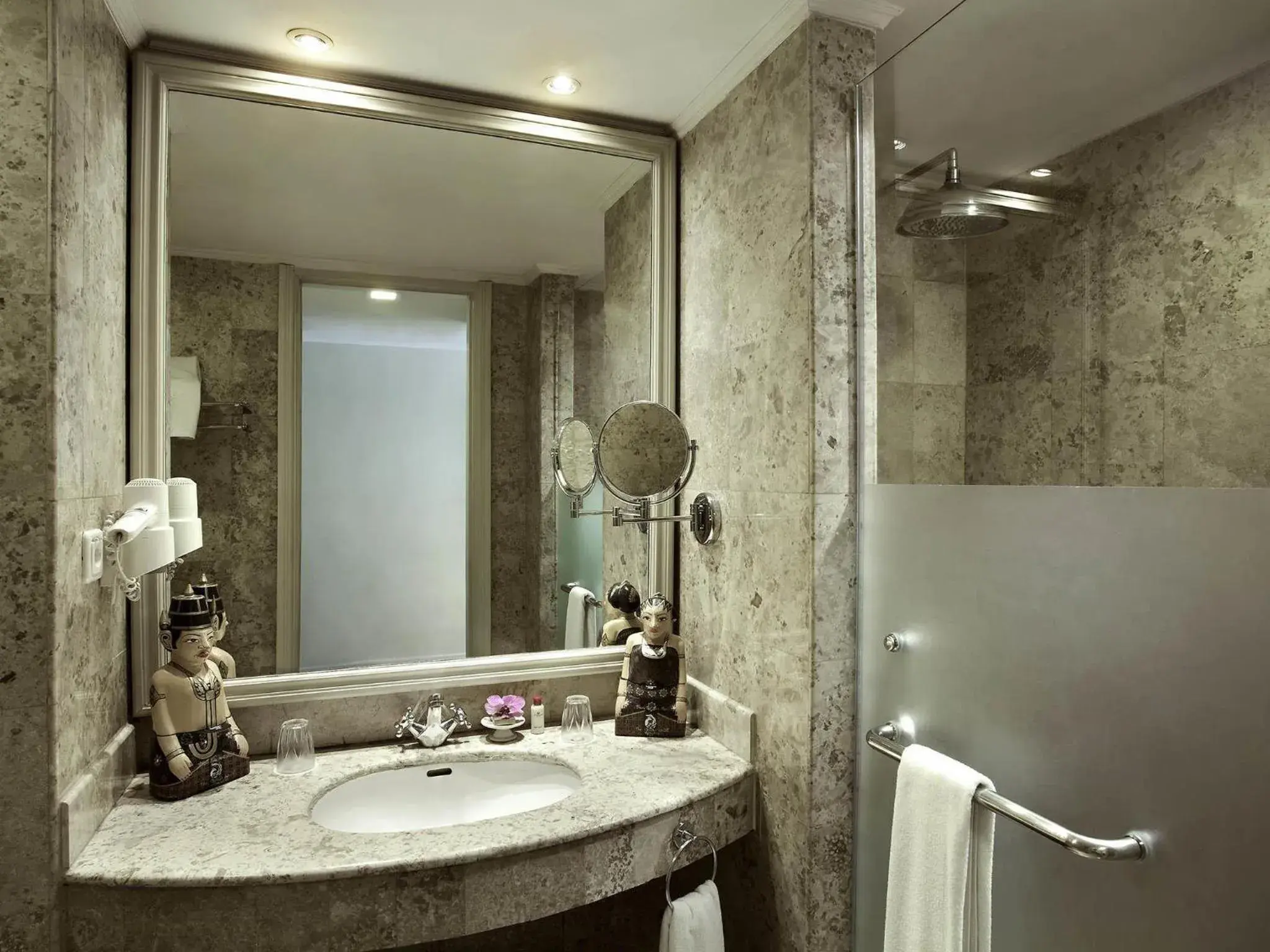 Bedroom in The Phoenix Hotel Yogyakarta - Handwritten Collection Bedroom in The Phoenix Hotel Yogyakarta - Handwritten Collection