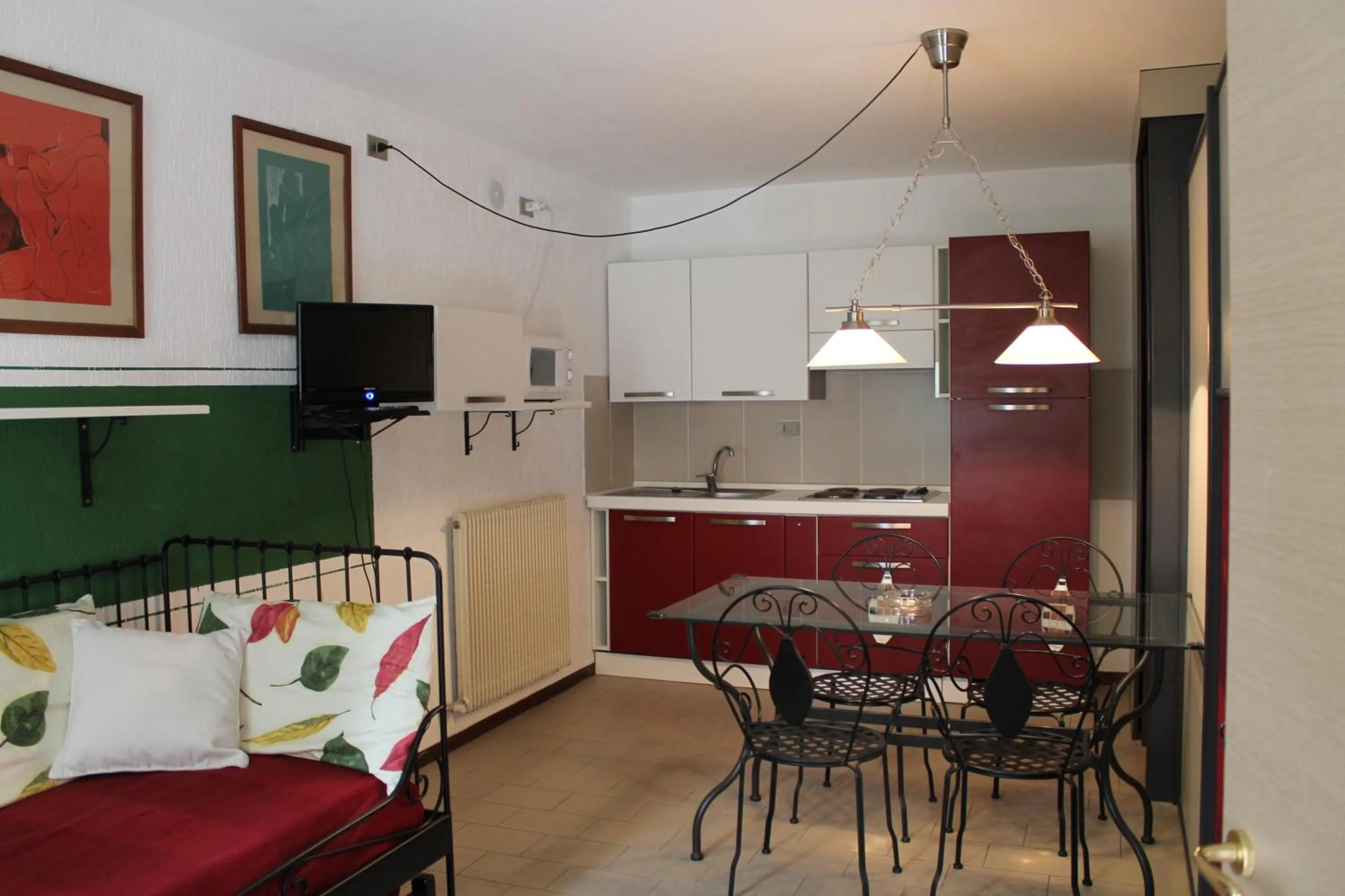 Kitchen or kitchenette in Jolly Residence