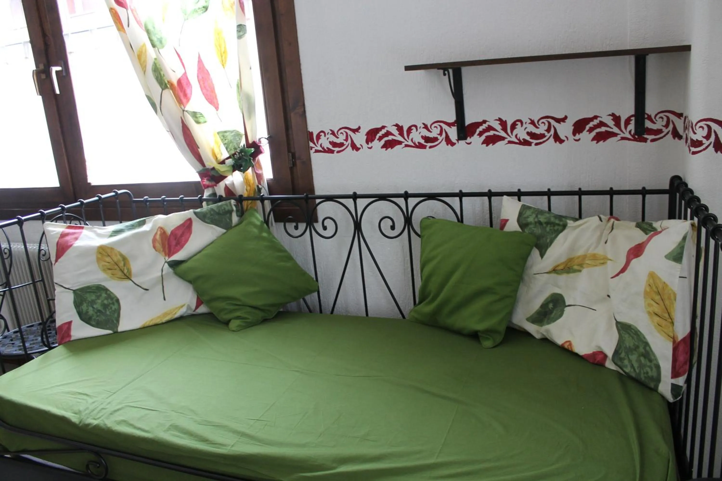 Decorative detail, Bed in Jolly Residence