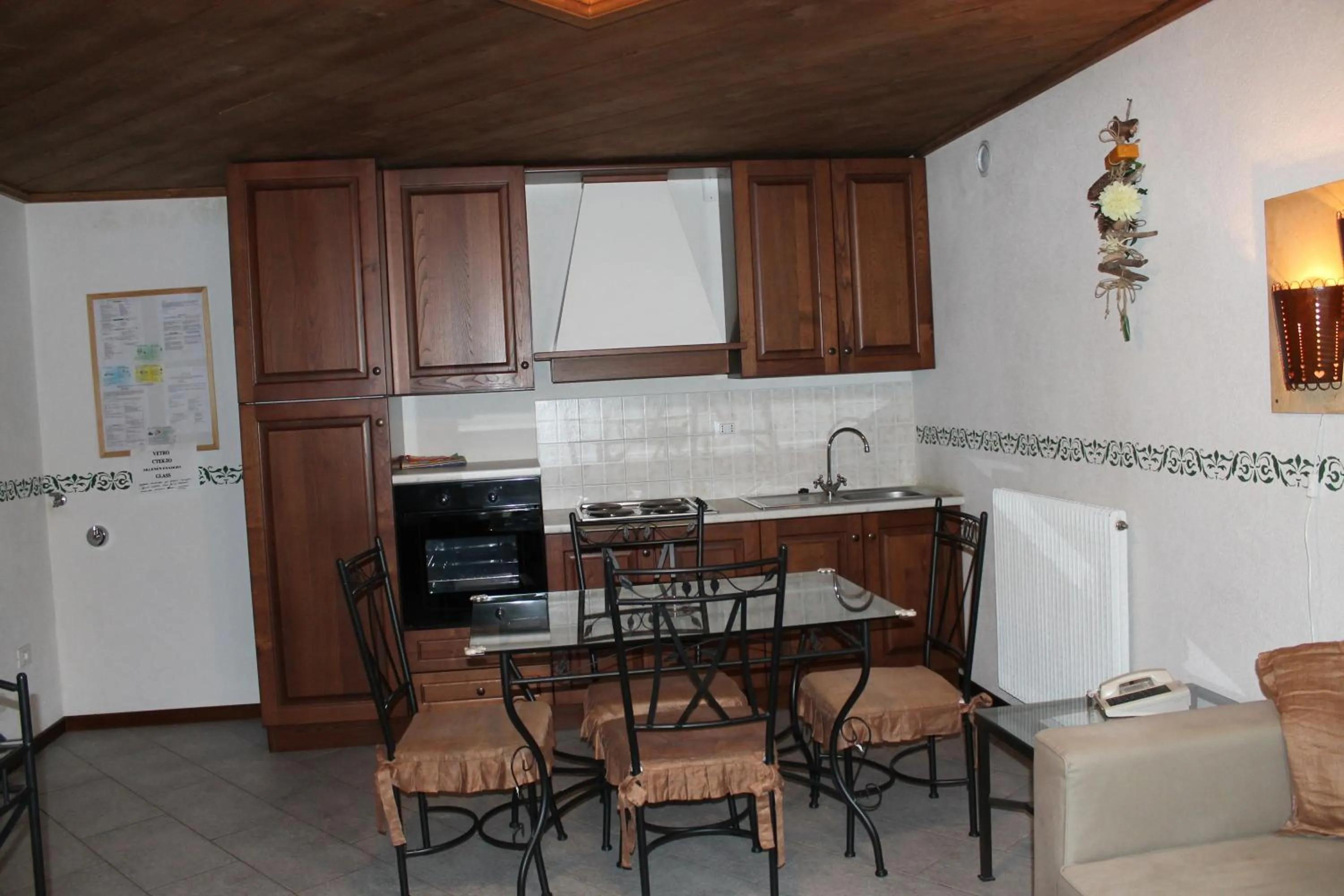 Kitchen or kitchenette in Jolly Residence