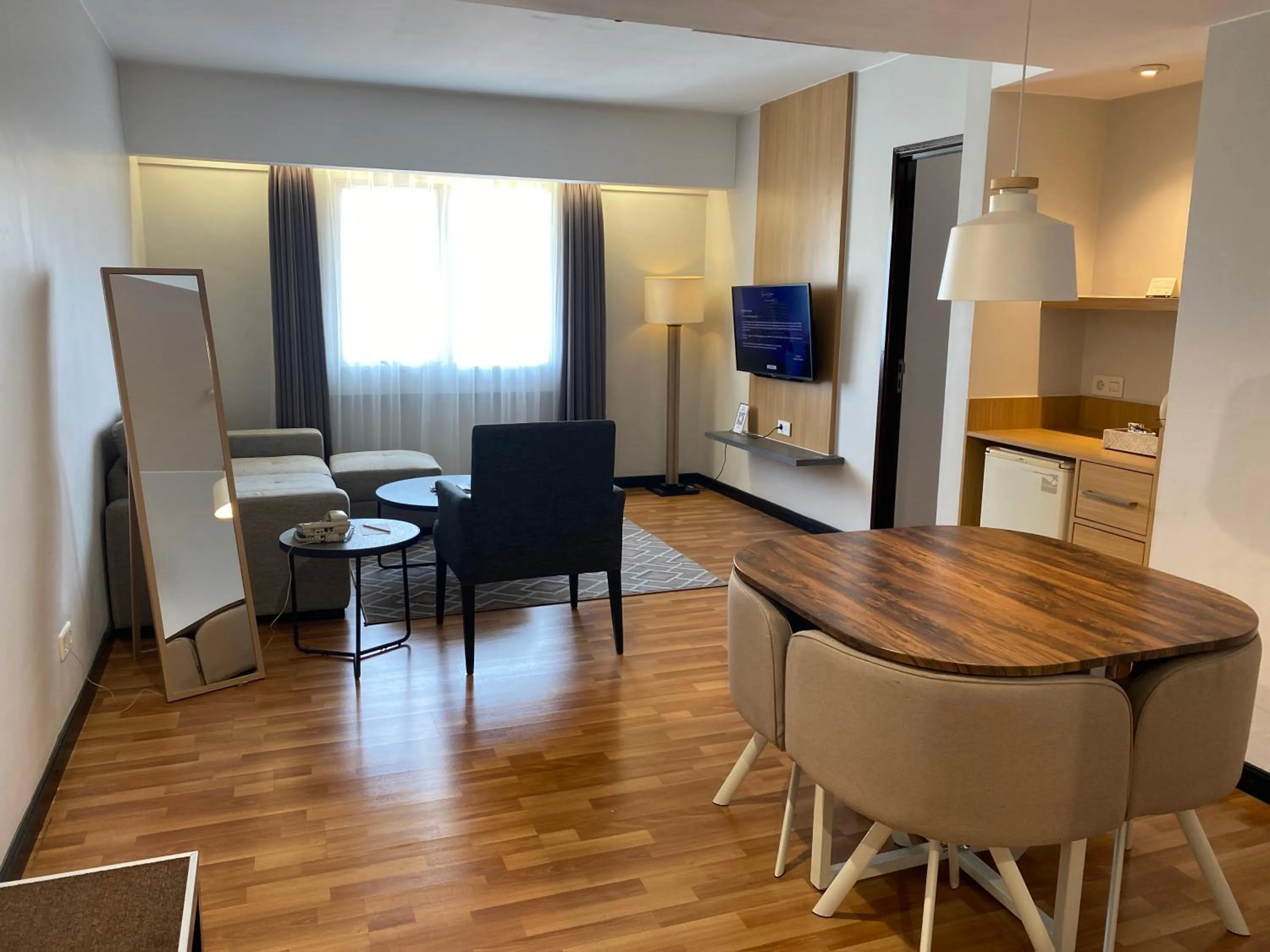 Dining area in Grand Dafam Braga Bandung