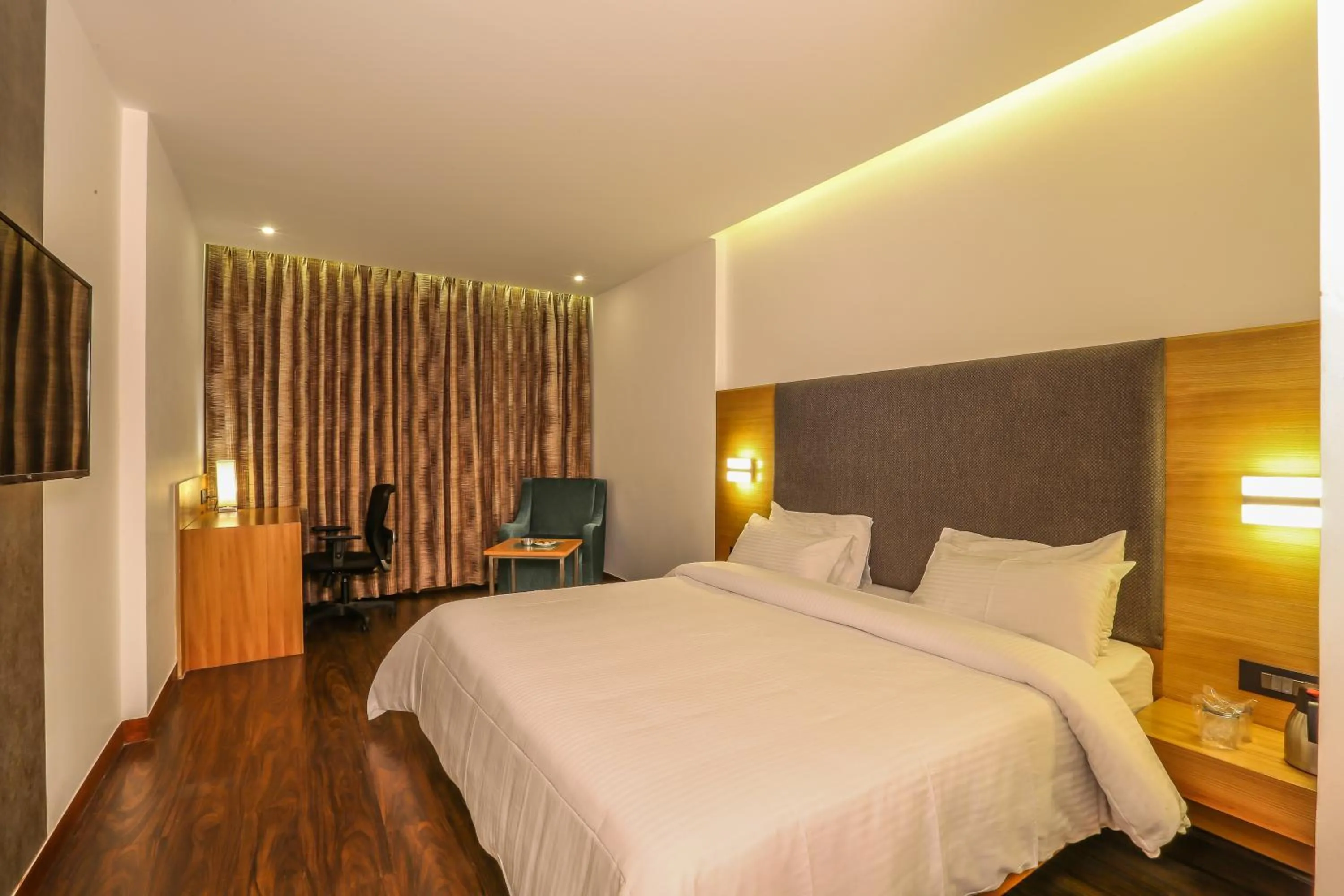 TV and multimedia in Hotel Hemala