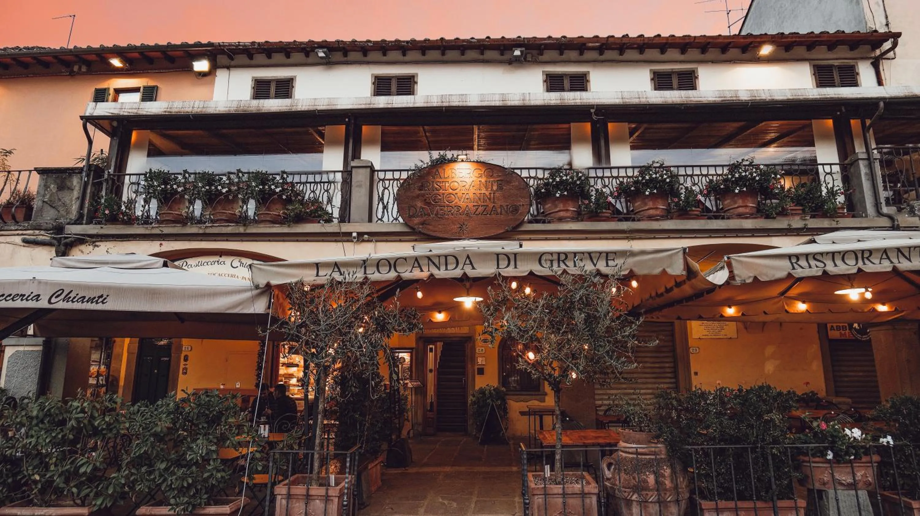 Property building in Albergo Giovanni Da Verrazzano