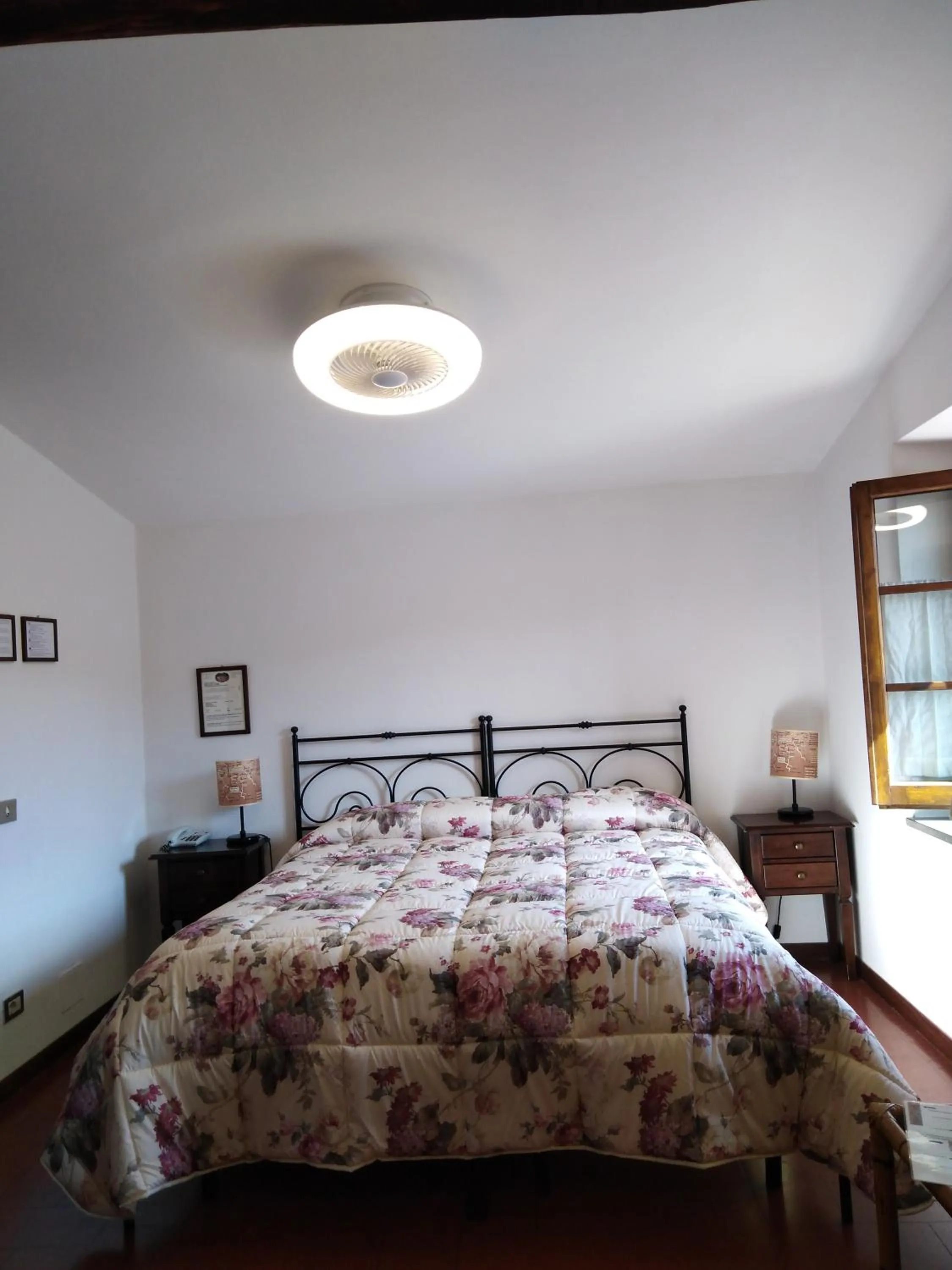 Photo of the whole room, Bed in Albergo Giovanni Da Verrazzano