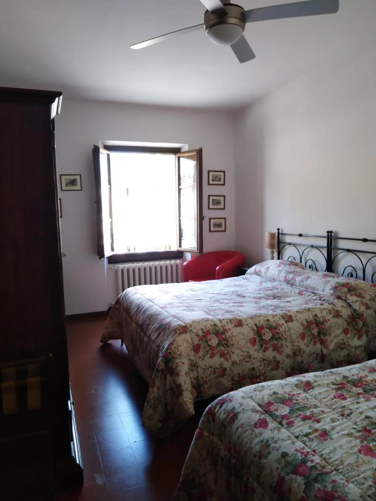 Bed in Albergo Giovanni Da Verrazzano