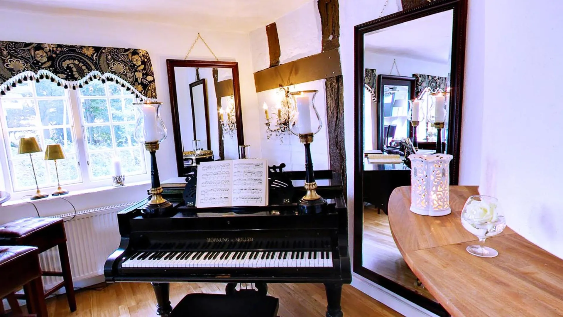 Lounge or bar in Vraa Slotshotel