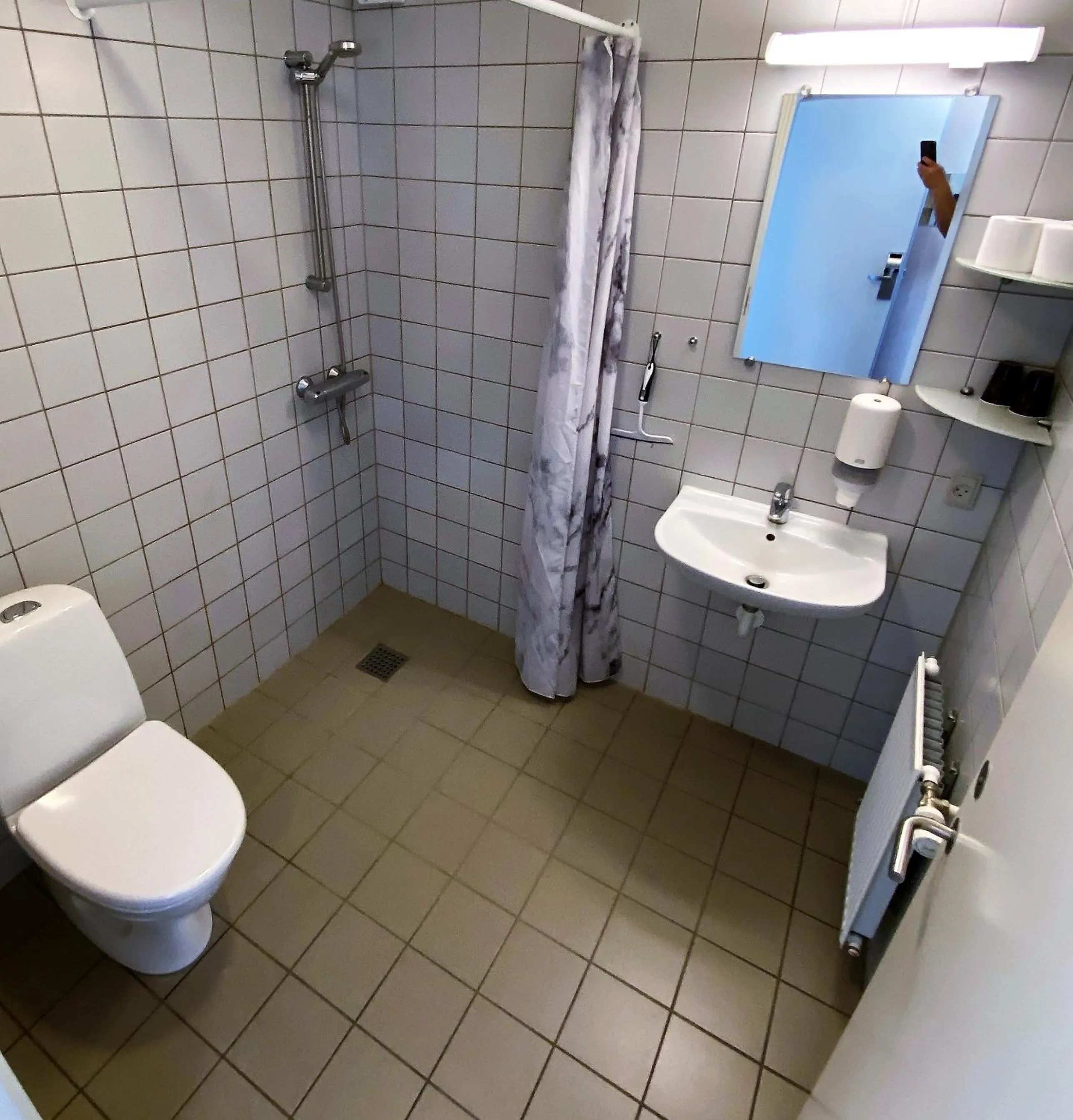 Bathroom in Motel Skive