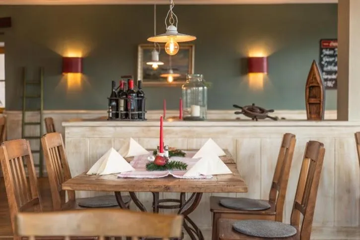 Restaurant/places to eat in Gasthof Chiemseefischer