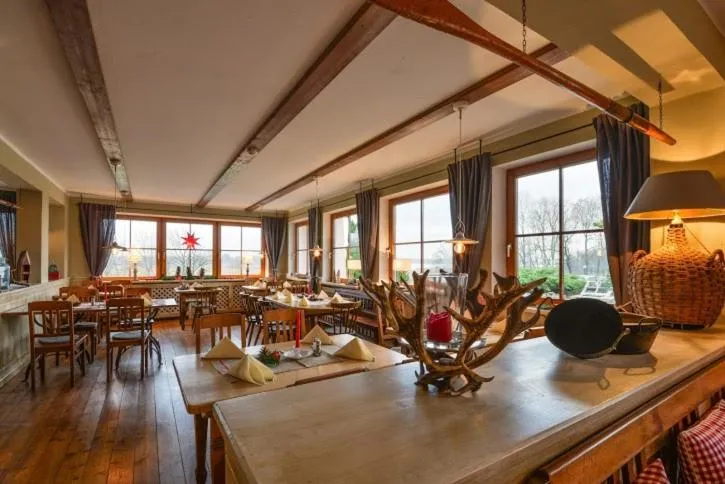 Restaurant/places to eat in Gasthof Chiemseefischer